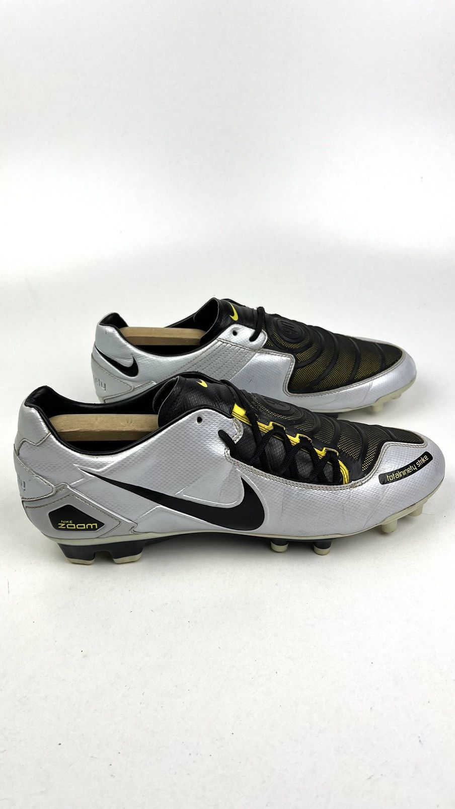 Nike NIKE Cleats Football Shoes Total 90 Laser Zoom FG Silver Men Size US 12 / EU 45 - 7 Thumbnail
