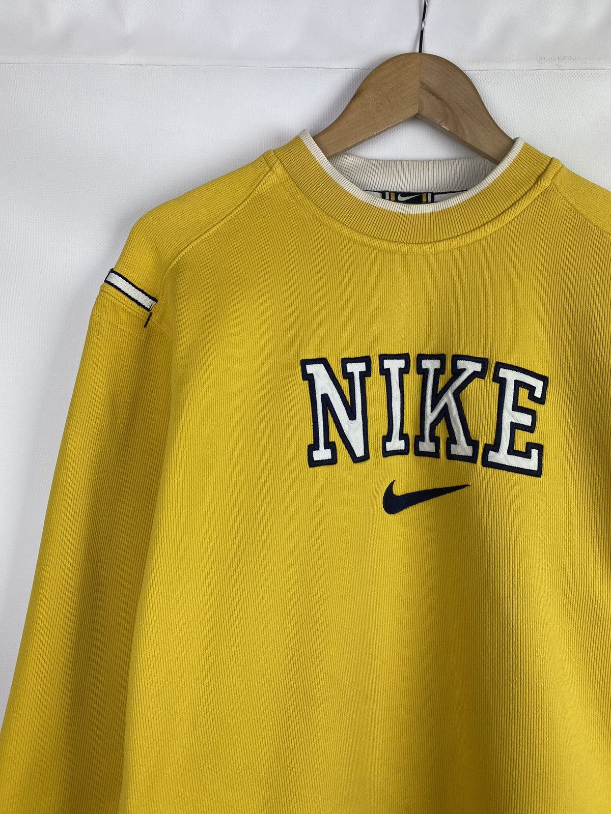 Nike VTG 90s Nike Big Logo Embroidered Sweatshirt Pullover Size US S / EU 44-46 / 1 - 5 Thumbnail