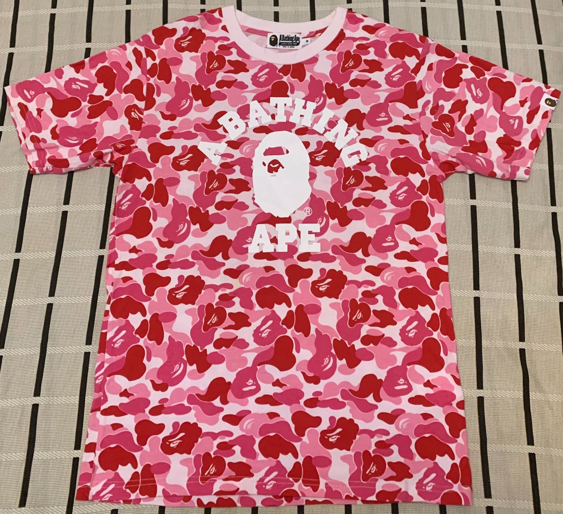 Bape Bape Camo Ape Head Pink T-Shirt M Men Size US M / EU 48-50 / 2 - 1 Thumbnail