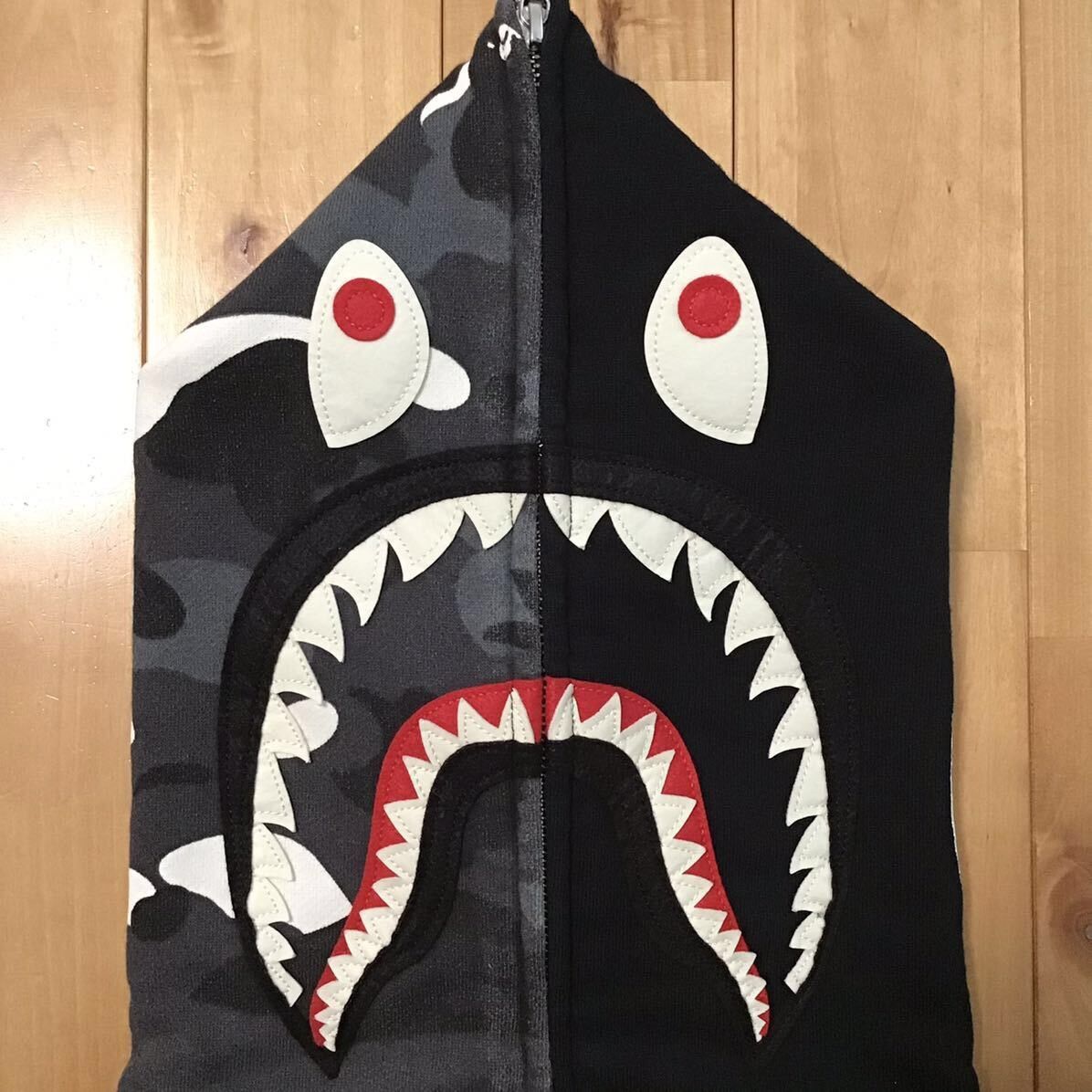 Bape 💫Glow in the dark💫 BAPE City camo shark full zip hoodie APE Size US M / EU 48-50 / 2 - 4 Thumbnail