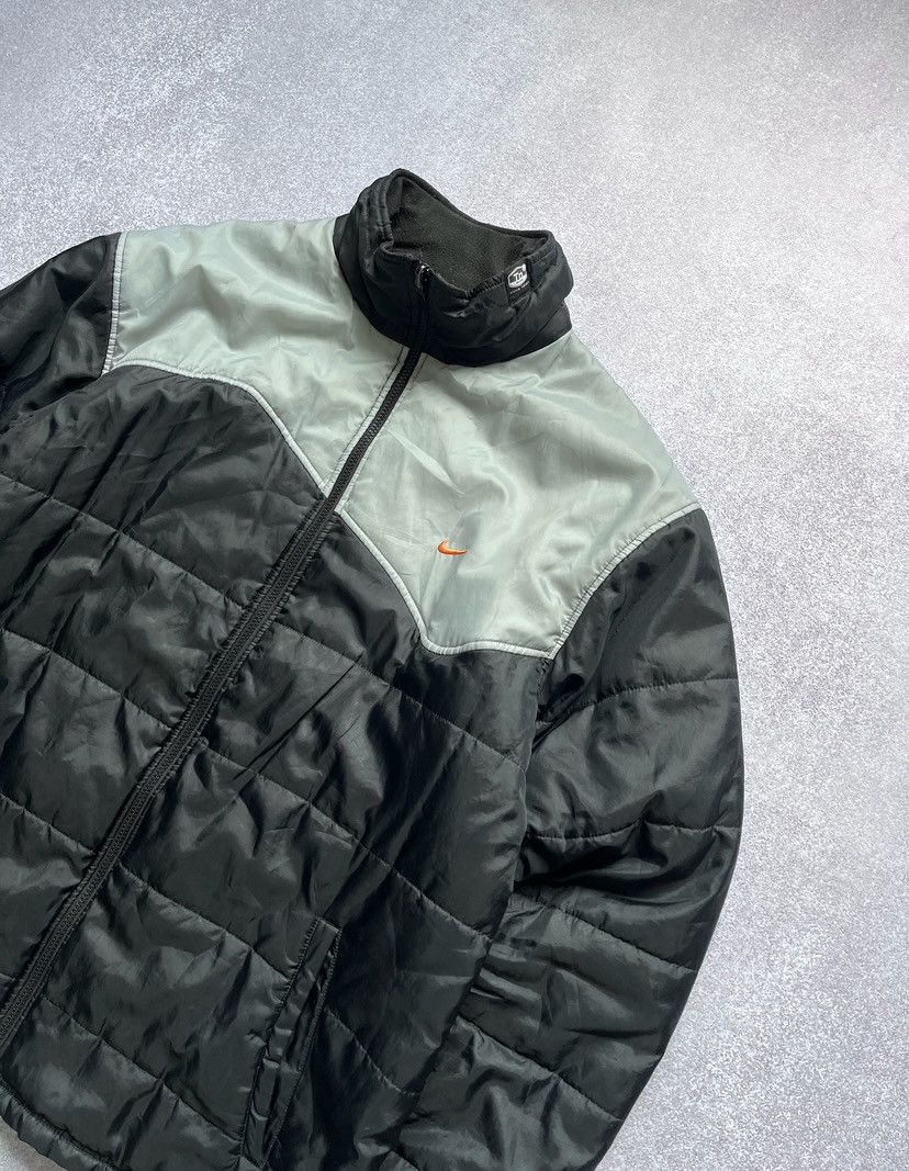 Nike Vintage Nike TN Swoosh Black Puffer Jacket Y2K XL Size US XL / EU 56 / 4 - 3 Thumbnail