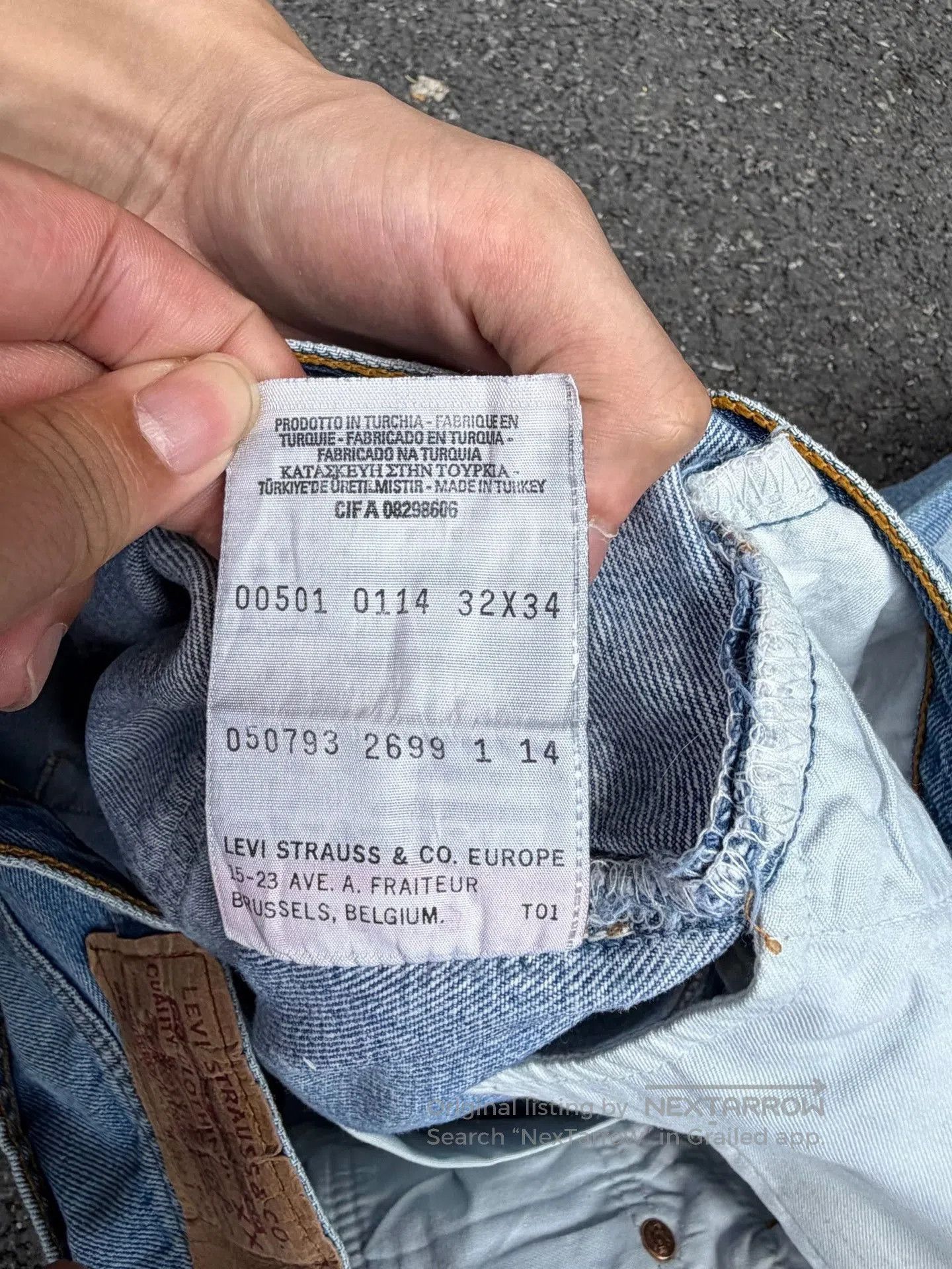 Vintage Vintage Levis 501 Washed Blue Jeans. Size US 33 - 6 Thumbnail