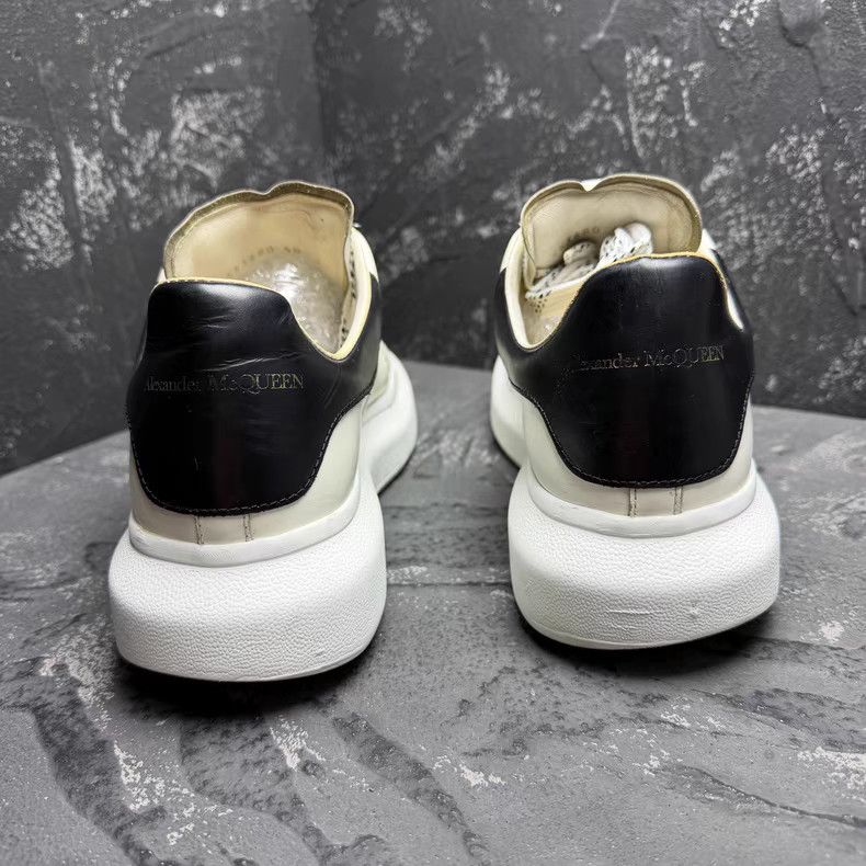 Alexander McQueen Oversized Sneakers Black Heel Tab Q10 Size US 7 / EU 40 - 2 Thumbnail