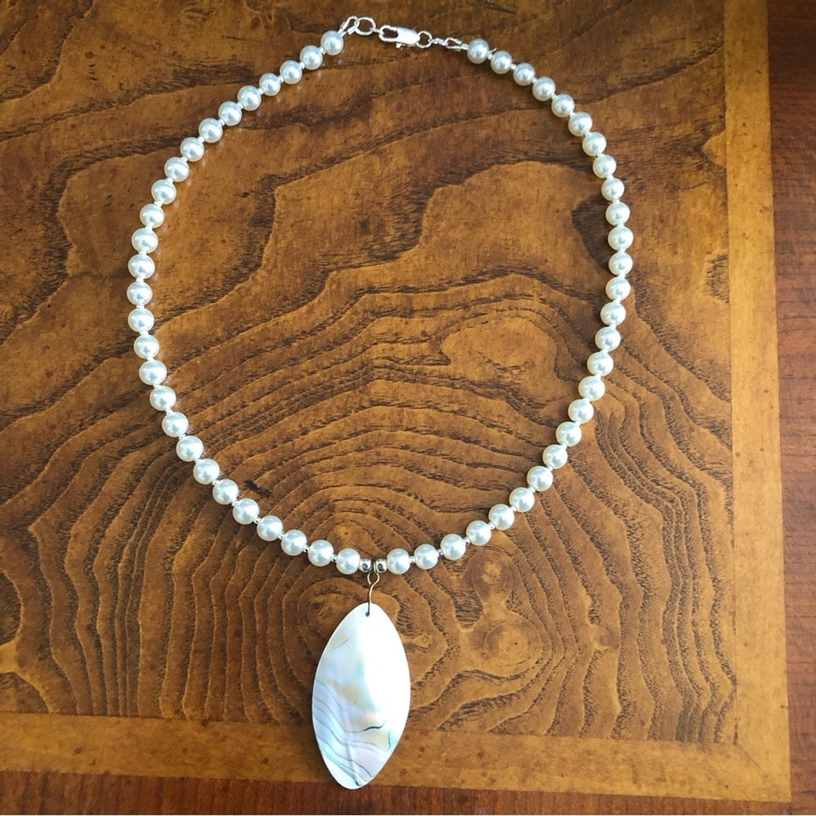 Handmade Handcrafted repurpose elegant shell pendant Pearl necklace Size ONE SIZE - 10 Thumbnail