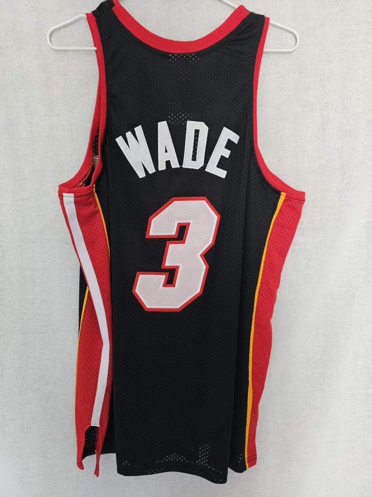 NBA Miami Heat #3 Dwyane Wade Jersey Black XL Size US XL / EU 56 / 4 - 2 Thumbnail