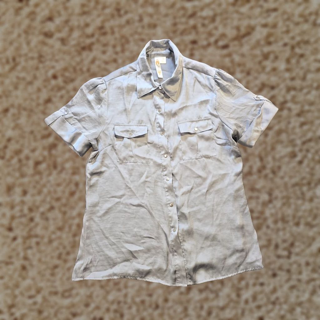 Vintage Adiva Top Womens M Gray Satin Snap Button Short Sleeve Y2K Classic Blouse Size M / US 6-8 / IT 42-44 - 1 Thumbnail