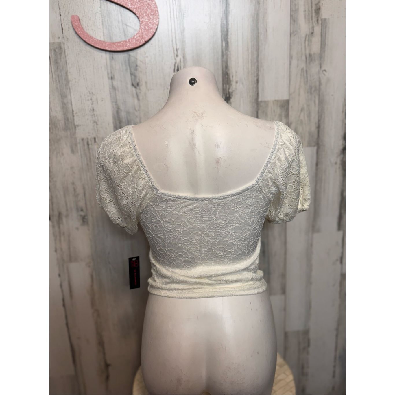 Other No Boundaries White Lace Puff Sleeve Top | Keyhole Front Stretchy Fitted Blouse Size Small Size S / US 4 / IT 40 - 4 Thumbnail