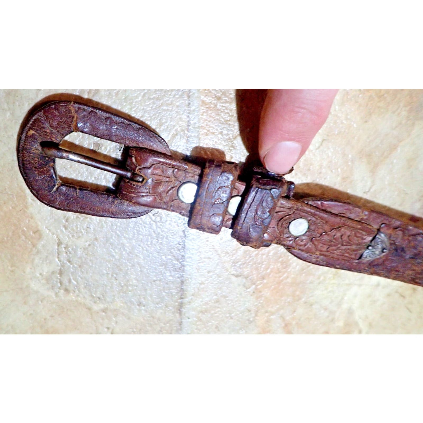 Vintage VINTAGE 1930s 40s Leather Belt Floral Leaf Tooled 1-1/4" Brown Handmade USA Unbranded Adult 26-28 Size ONE SIZE - 2 Thumbnail