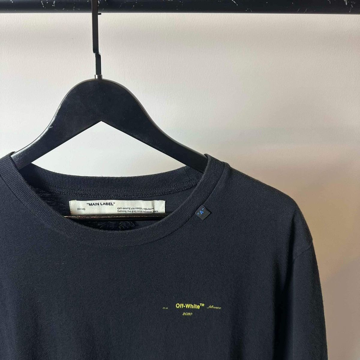 Hypebeast × Off-White OFF WHITE ACRYLIC ARROWS BLACK T SHIRT Size US L / EU 52-54 / 3 - 3 Thumbnail