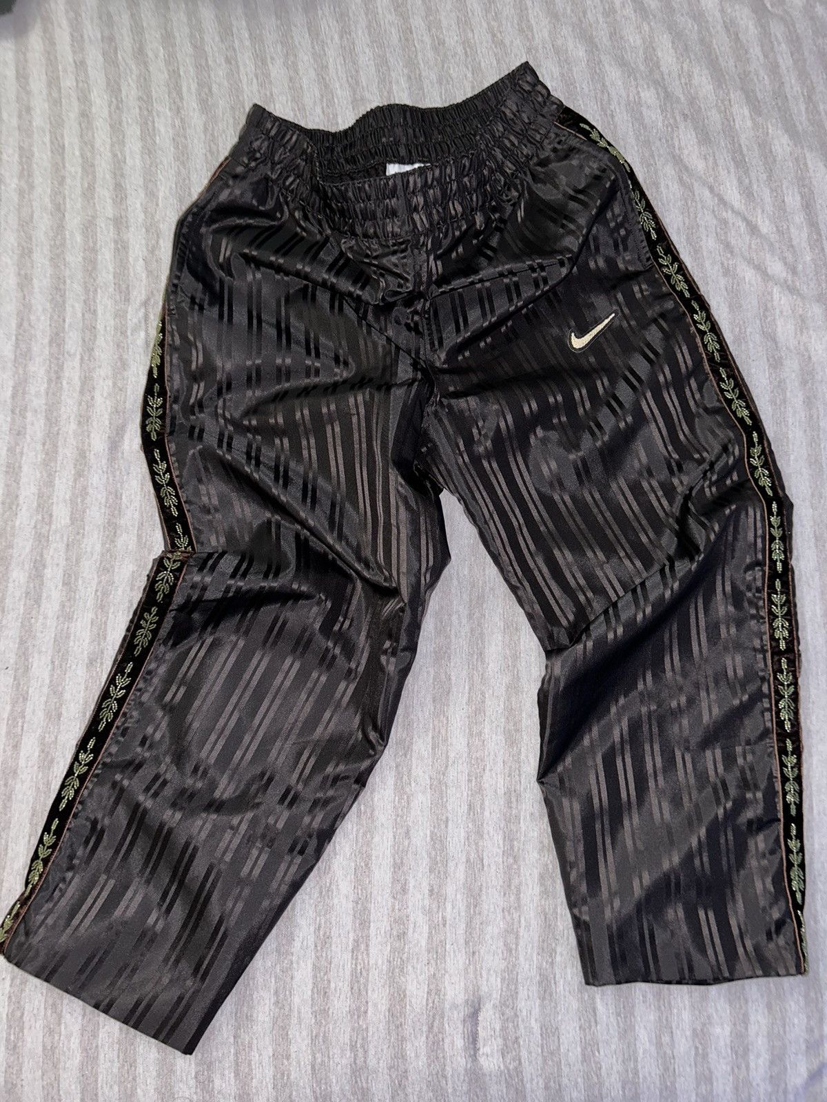 Bode × Nike BODE x Nike Shadow Brown Scrimmage Pants beaded Sweatpants Size US 32 / EU 48 - 2 Thumbnail