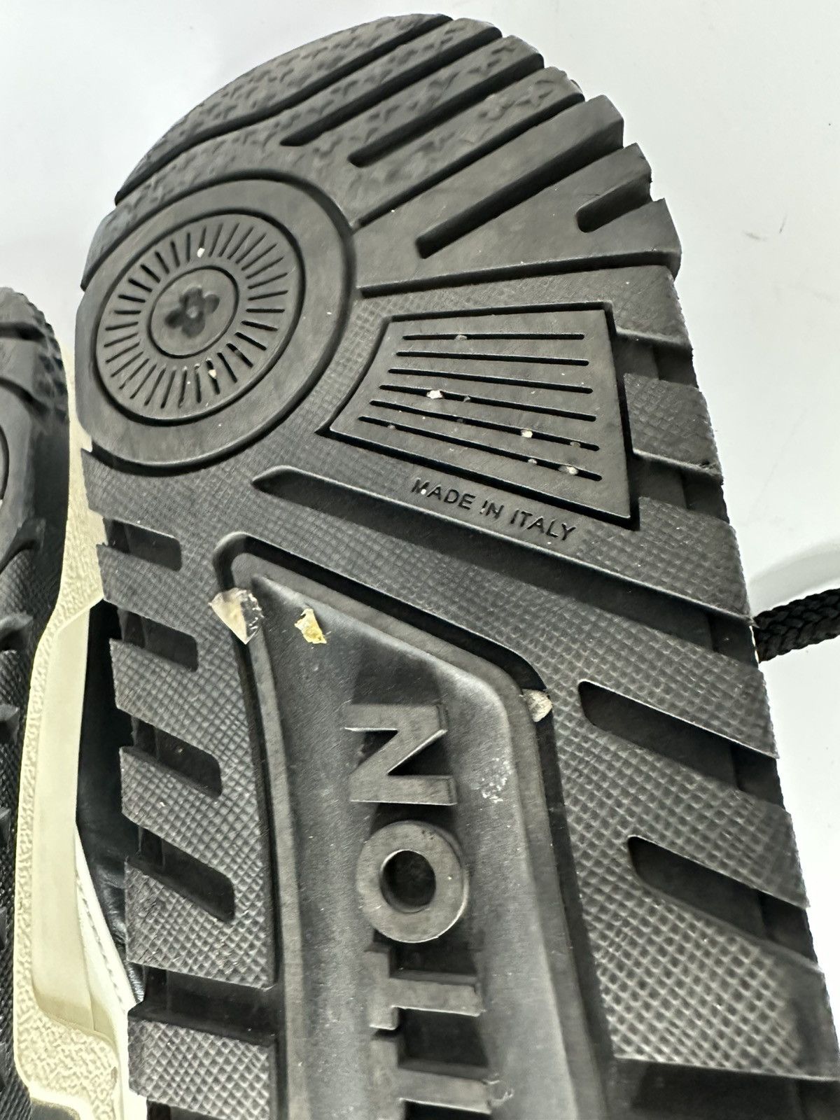 Louis Vuitton Louis Vuitton Black And White Maxi Trainer Sneakers. Size US 6 / EU 39 - 12 Thumbnail