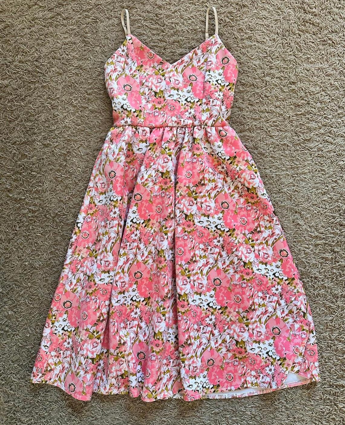 Designer Floral Summer Dress - Perfect for Any Occasion Size ONE SIZE - 1 Thumbnail
