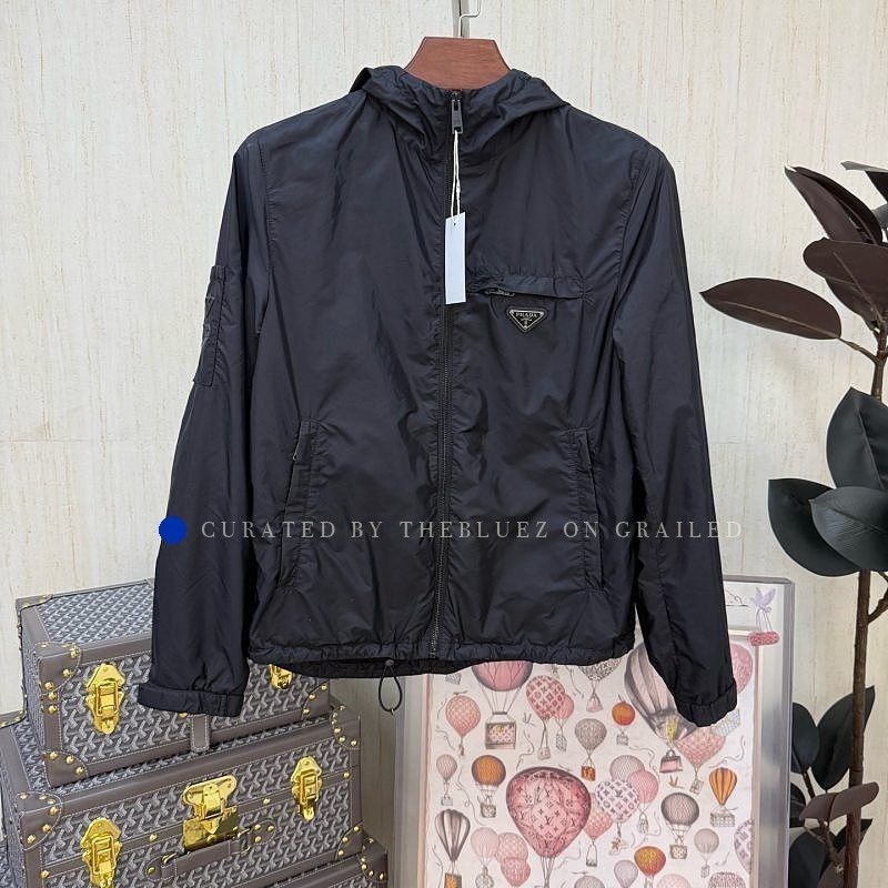 Prada Lightweight Hooded Jacket in Black Size US S / EU 44-46 / 1 - 1 Thumbnail