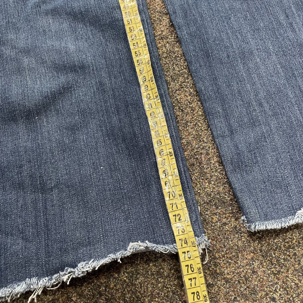 Vintage Vintage Y2K Flared Distressed Jeans Thrashed Skate Logo 32 Size US 32 / EU 48 - 8 Thumbnail