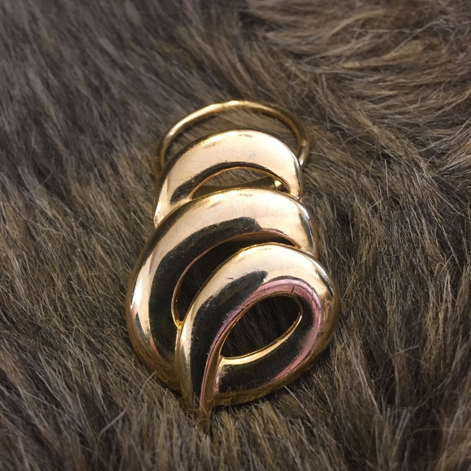 Vintage Vintage MJENT signed gold tone swirl scarf clip Size ONE SIZE - 1 Thumbnail