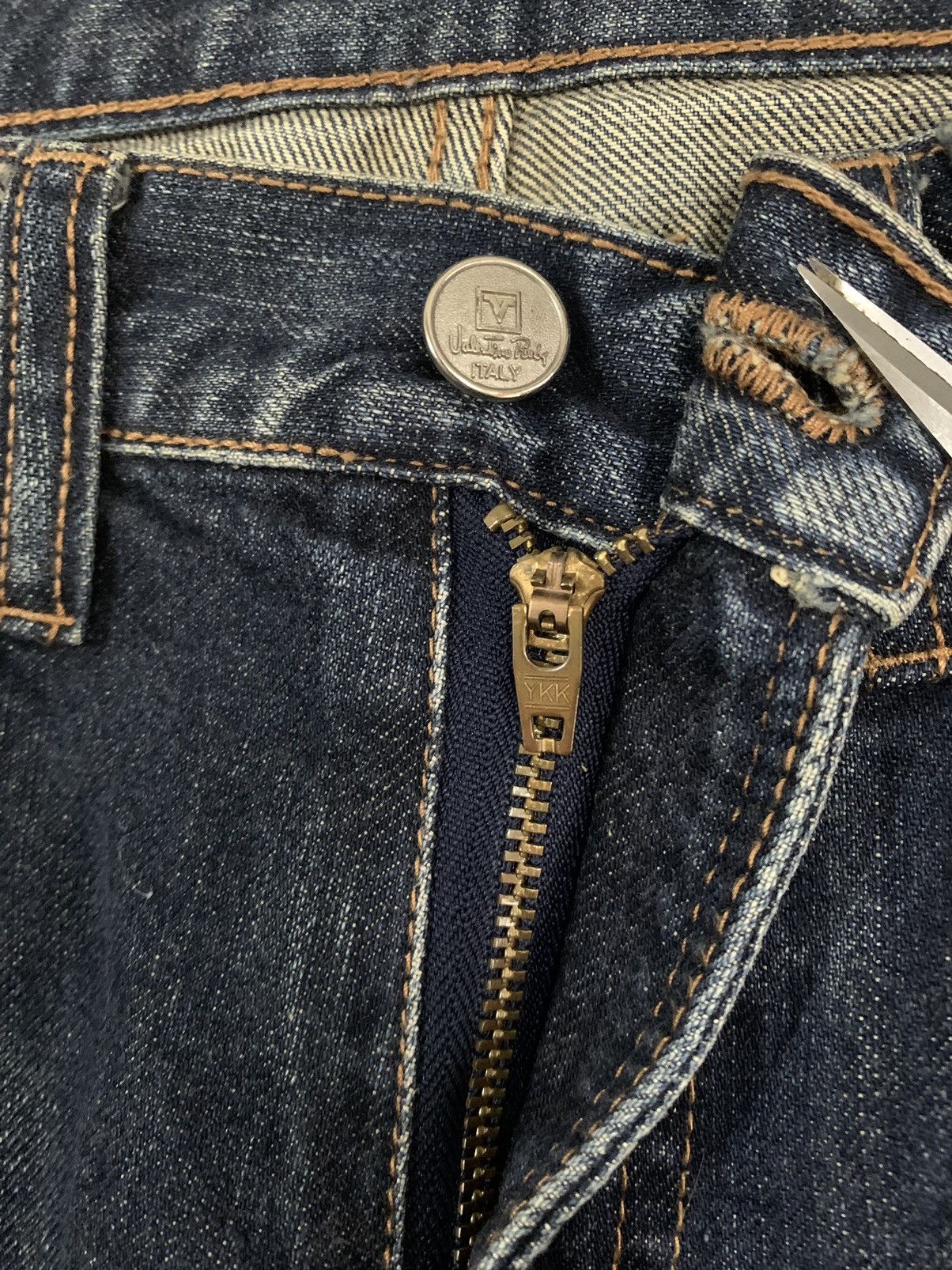 Valentino Vintage Valentino Rudy Italy Faded Baggy Bush Denim Pants Size US 33 - 4 Thumbnail