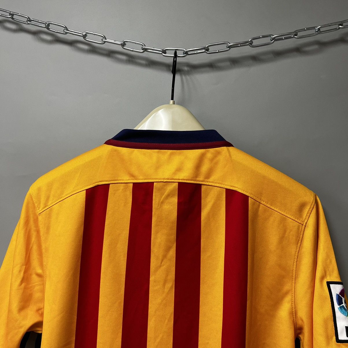 Nike Nike Barcelona FCB 2015/16 Away Football Soccer Shirt Jersey Size US S / EU 44-46 / 1 - 21 Thumbnail