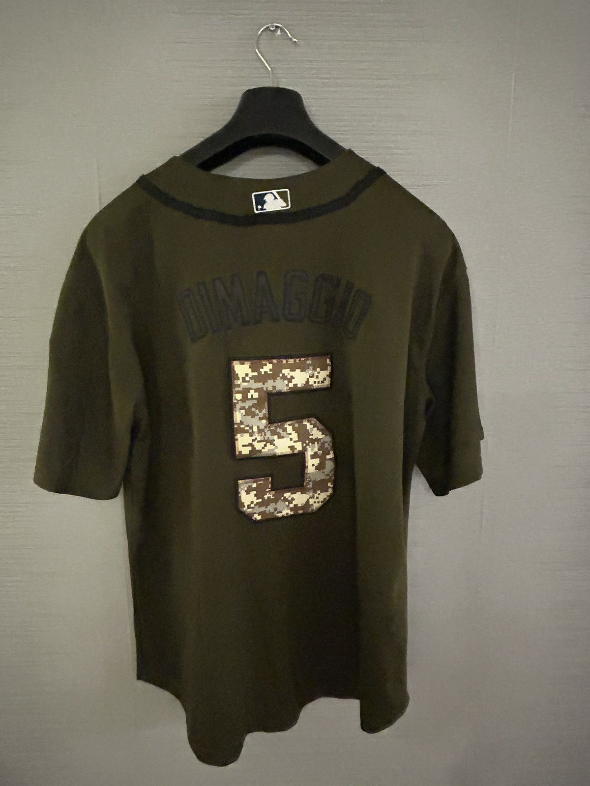 Majestic NEW YORK YANKEES BASEBALL JERSEY MENS LARGE GREY DIMAGGIO Size US L / EU 52-54 / 3 - 2 Thumbnail