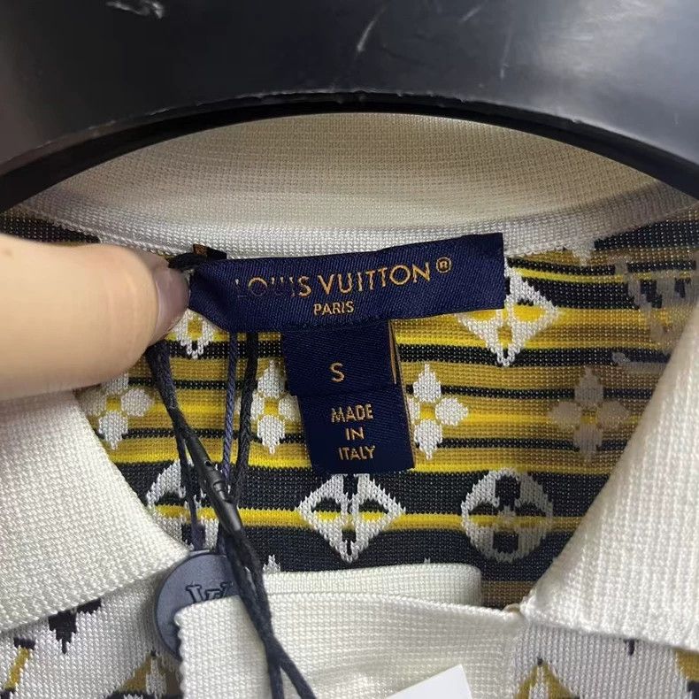 Louis Vuitton Louis Vuitton White Logo Jacquard Polo Straight Short Slee Size US S / EU 44-46 / 1 - 2 Thumbnail