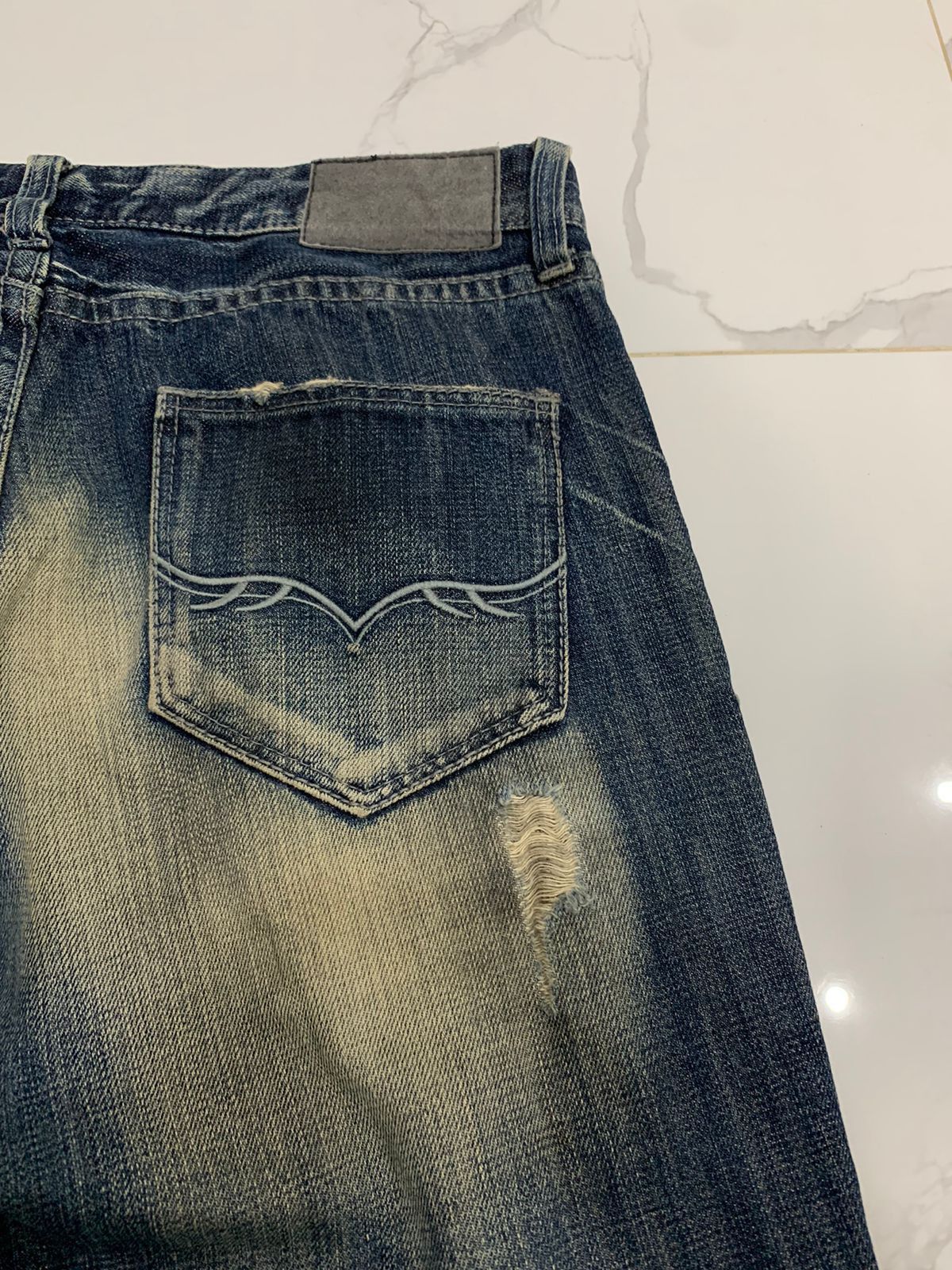 GOSTAR DE FUGA GOSTAR DE FUGA DISTRESSED FLARED JEANS Size US 31 - 17 Thumbnail