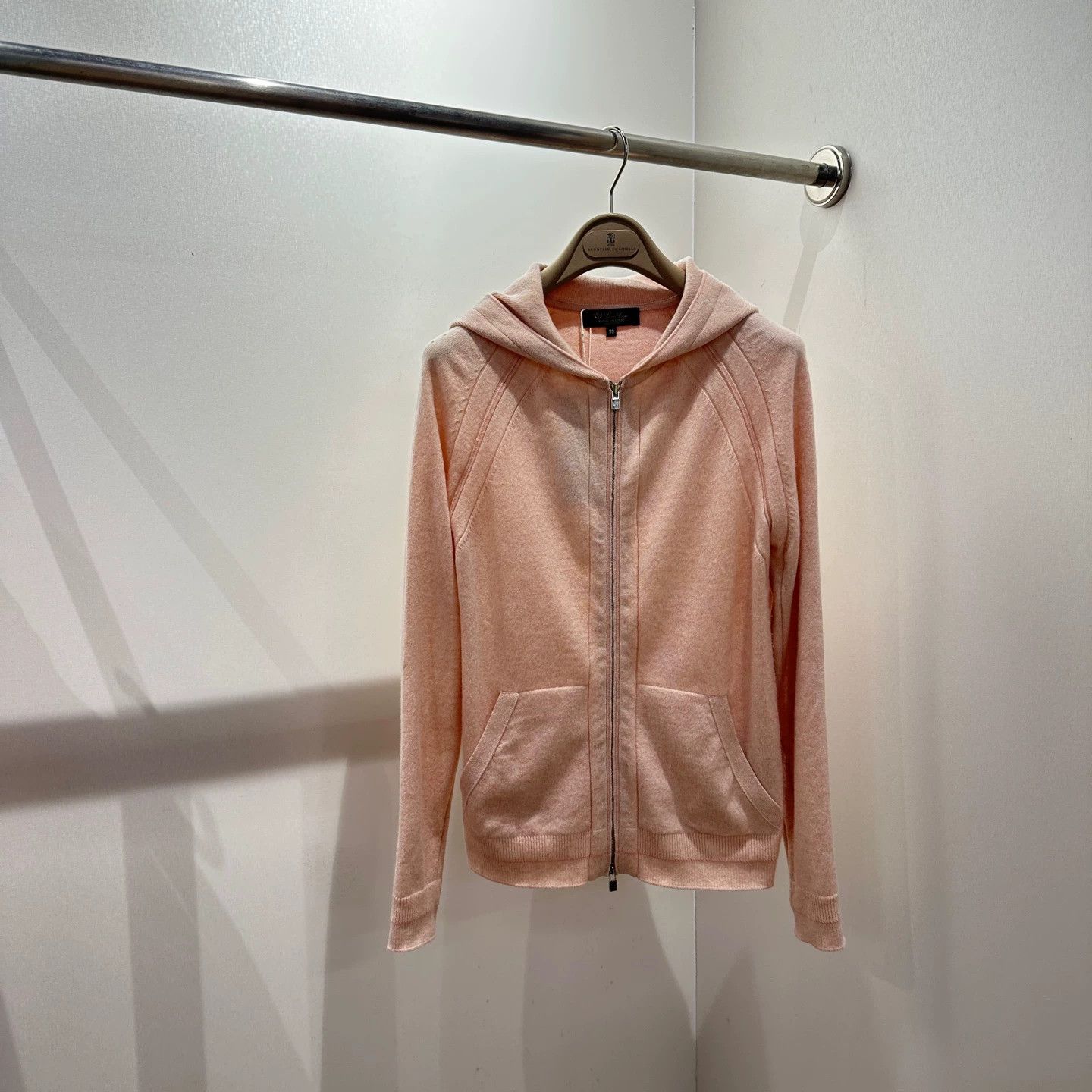 Loro Piana Loro Piana apr485 Cashmere Zip Jacket 38 Size XS / US 0-2 / IT 36-38 - 1 Thumbnail