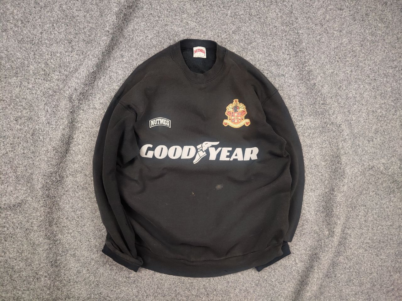 Nutmeg Rare Vintage 95's Wolverhampton Wanderers Nutmeg Sweatshirt Size US L / EU 52-54 / 3 - 1 Thumbnail