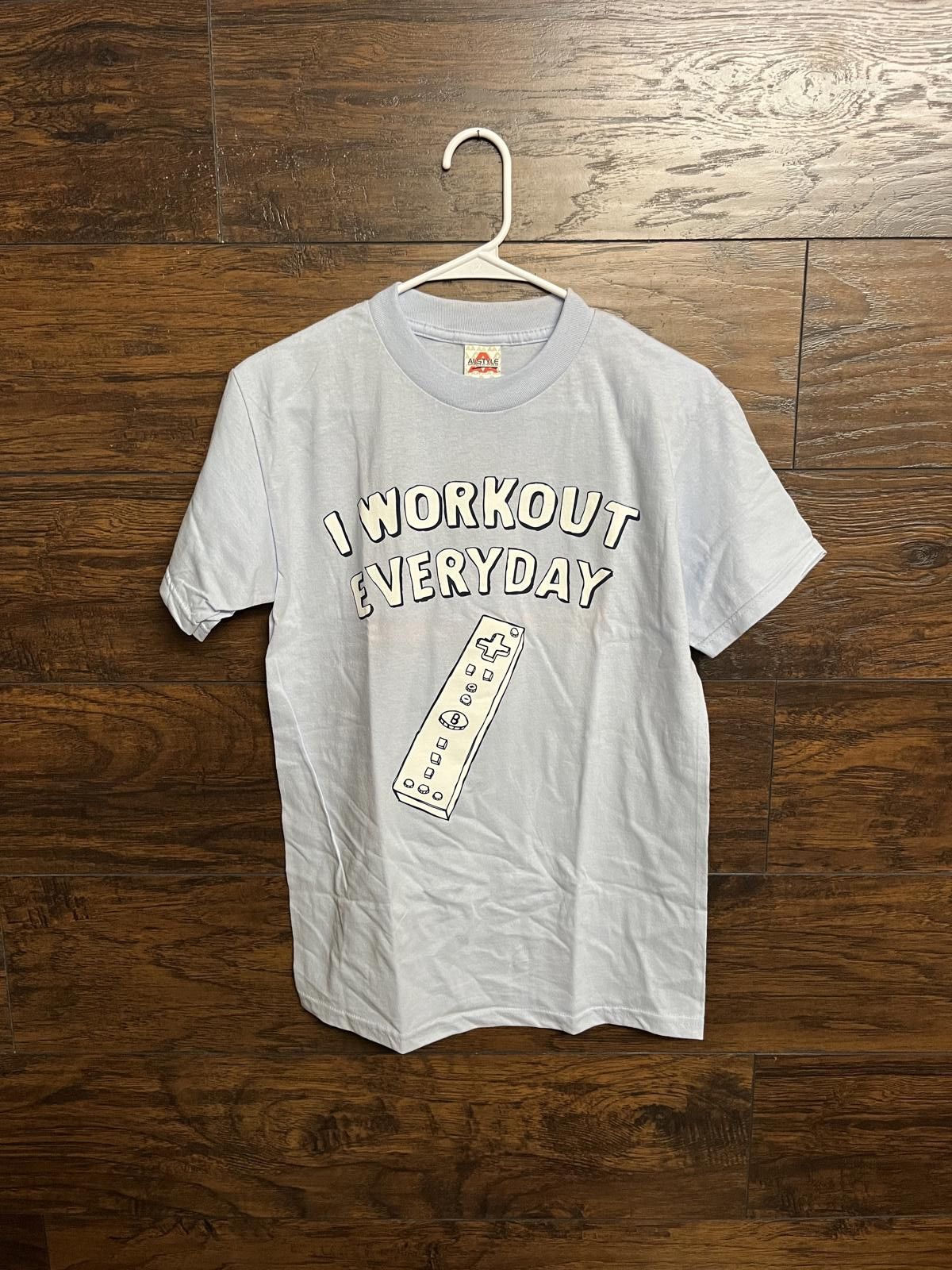 Designer VTG I Workout Everyday Wii Remote T-shirt - Wii Controller Size US S / EU 44-46 / 1 - 1 Thumbnail