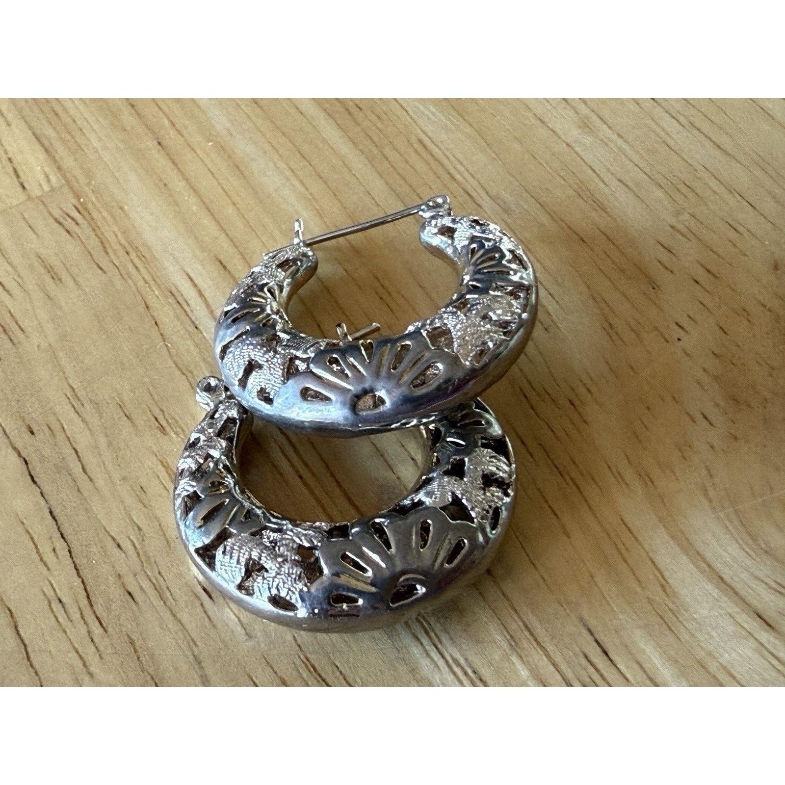 Other Sterling Silver Etched Filigree Pierced Hollow Hoop Earrings Size ONE SIZE - 6 Thumbnail