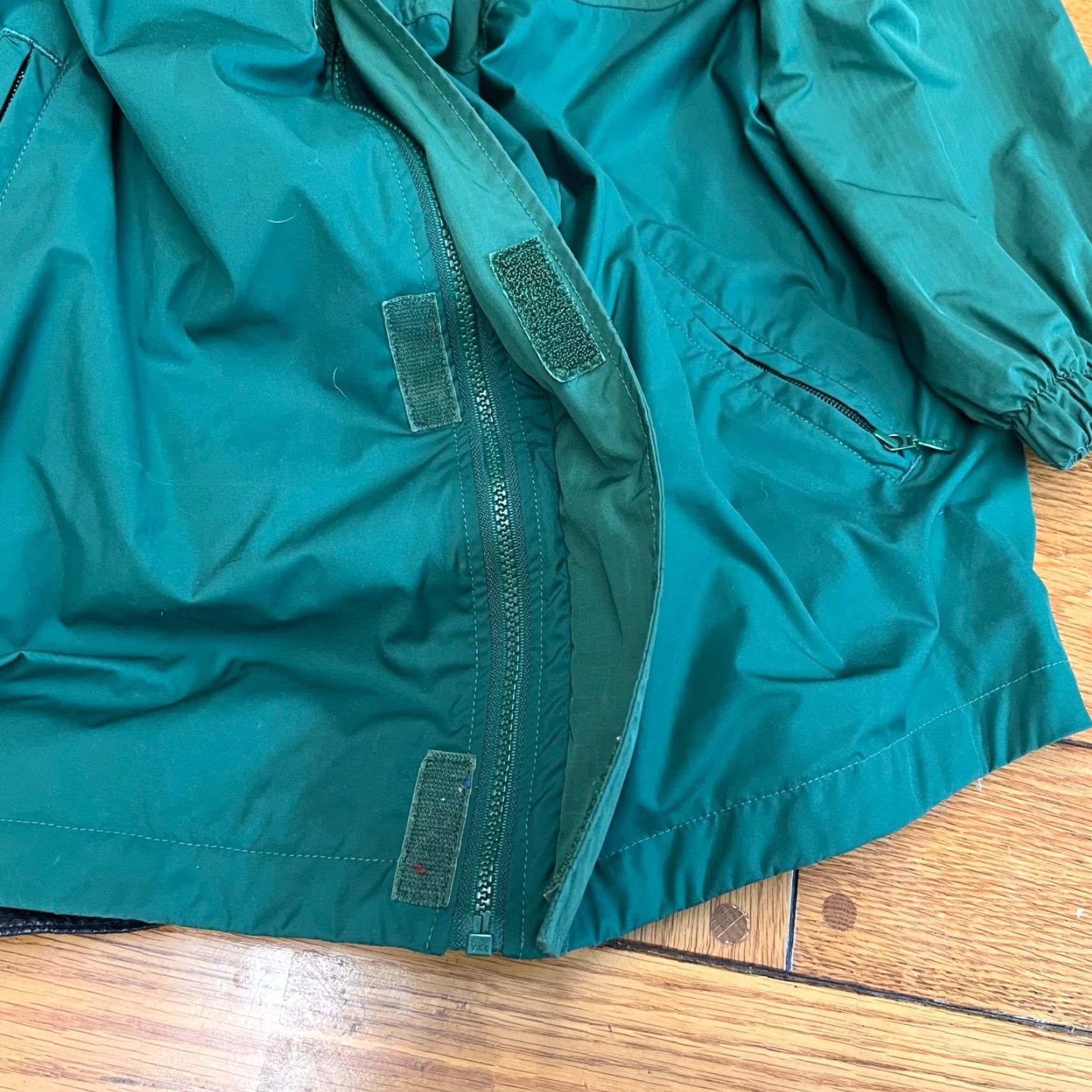 Nike Nike Team Green Bay Packers NFL Jacket SZ M Green Lined Windbreaker Embroidered Nike Team Jacket Mens Green NFL Embroidered Windbreaker Lined SZ M Size US M / EU 48-50 / 2 - 7 Thumbnail