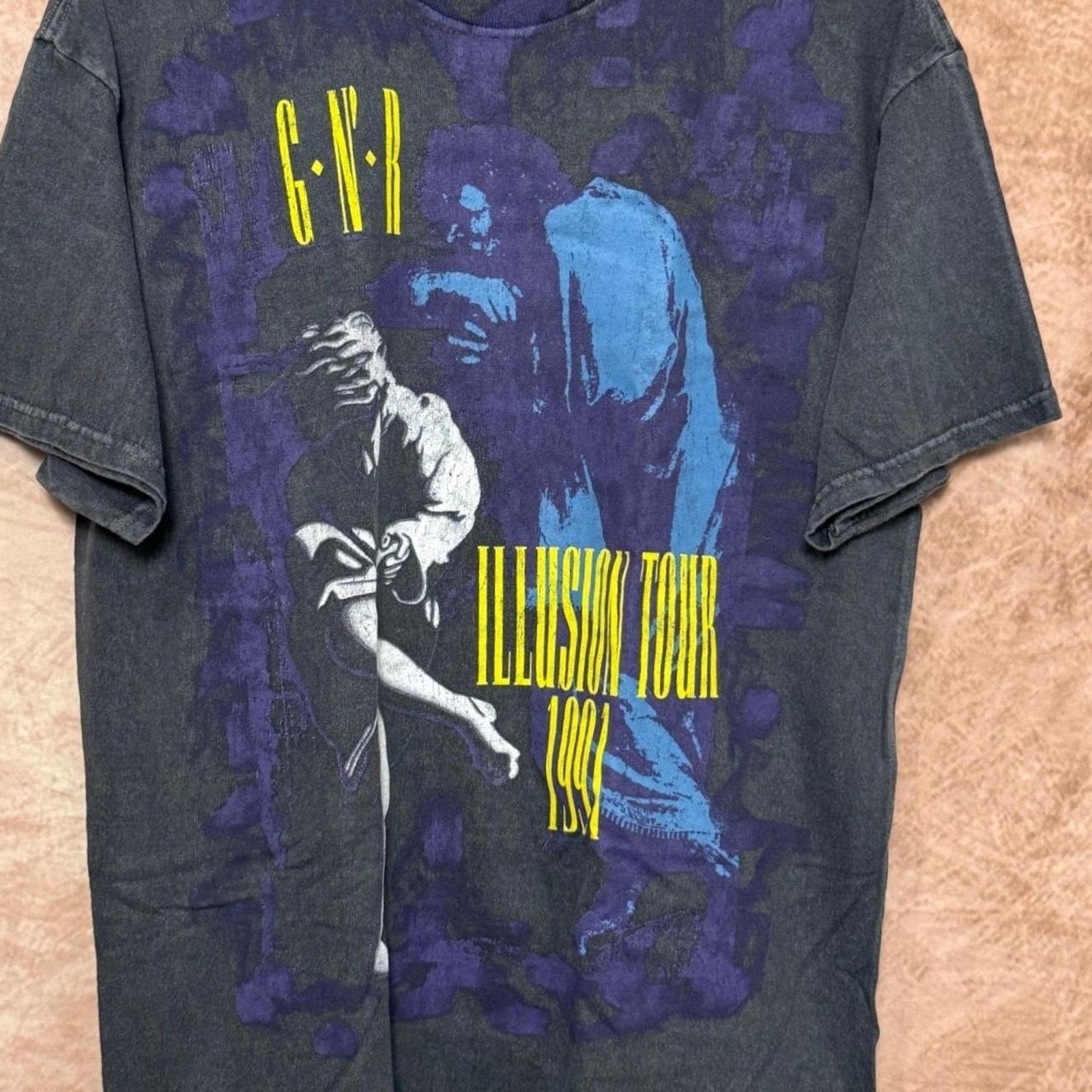 Other Guns n roses illusion tour Size US M / EU 48-50 / 2 - 3 Thumbnail