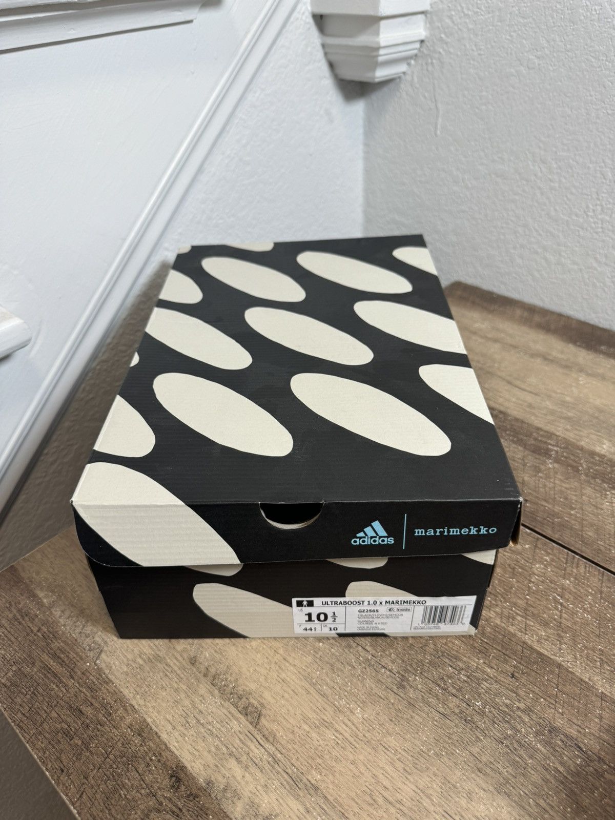 Adidas Adidas Ultraboost 1.0 Men’s Sz 10.5 Marimekko Black Cloud Size US 10.5 / EU 43-44 - 9 Thumbnail