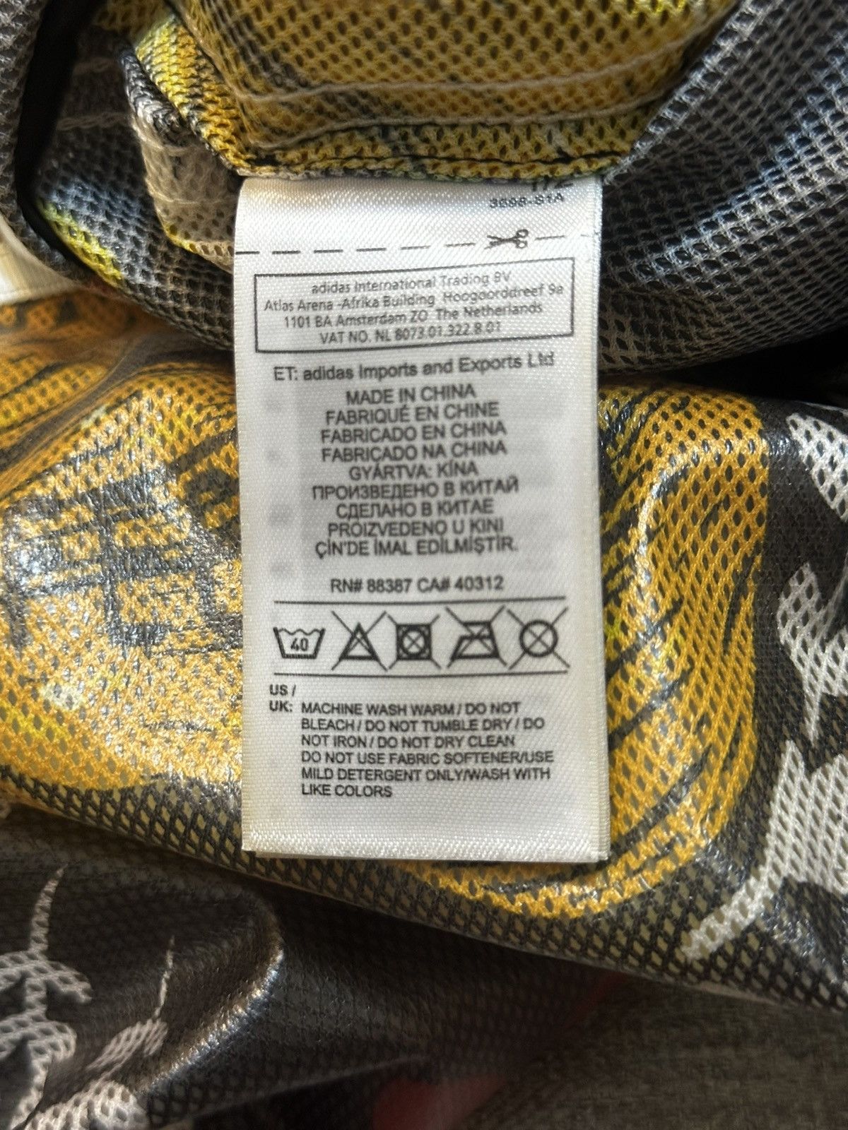 Adidas Adidas X Pharrell Williams Artist Poncho Jacket Size ONE SIZE - 6 Thumbnail
