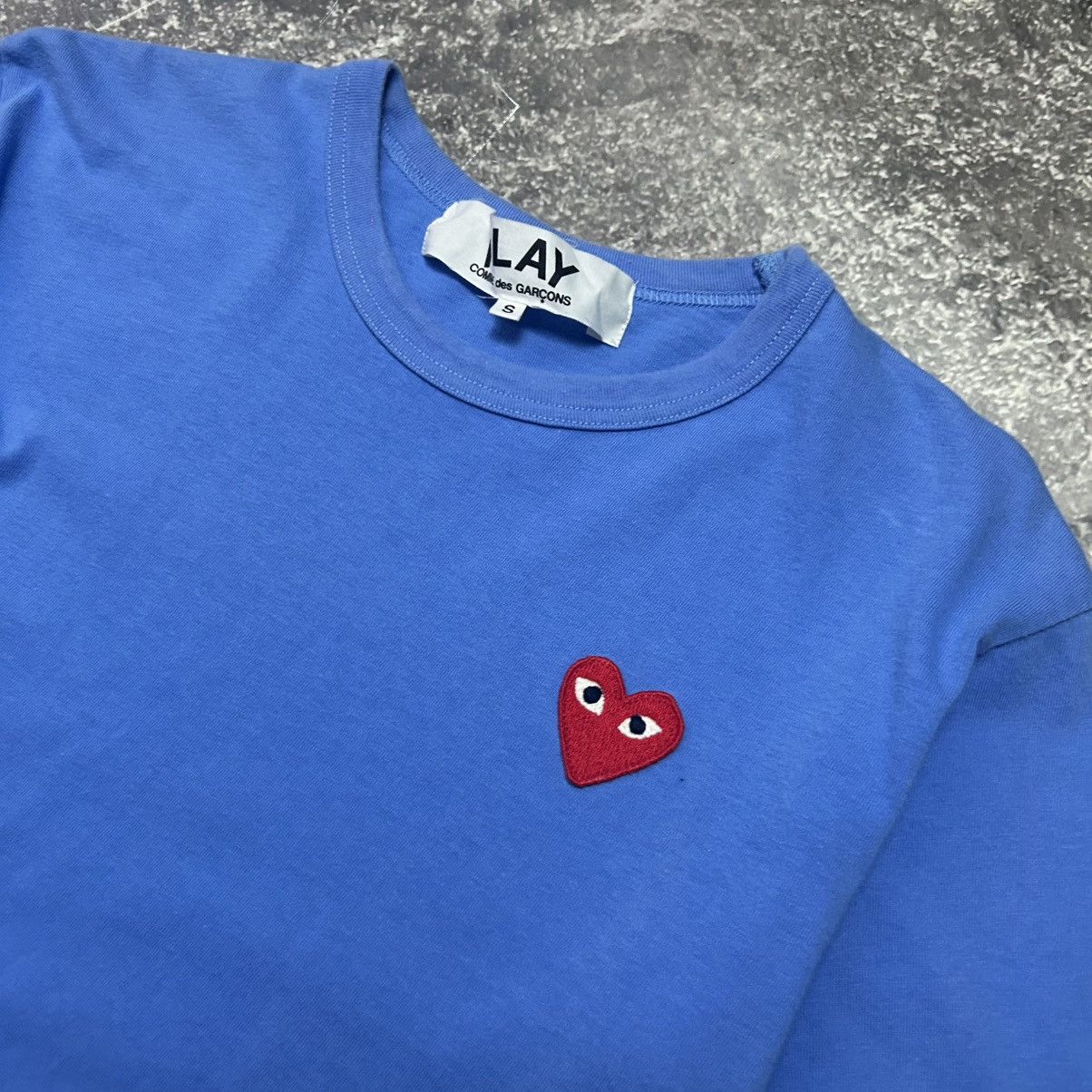 Comme des Garcons PLAY Luxury Play Comme Des Garcons Small logo basic y2k tee sizeS Size US S / EU 44-46 / 1 - 3 Thumbnail