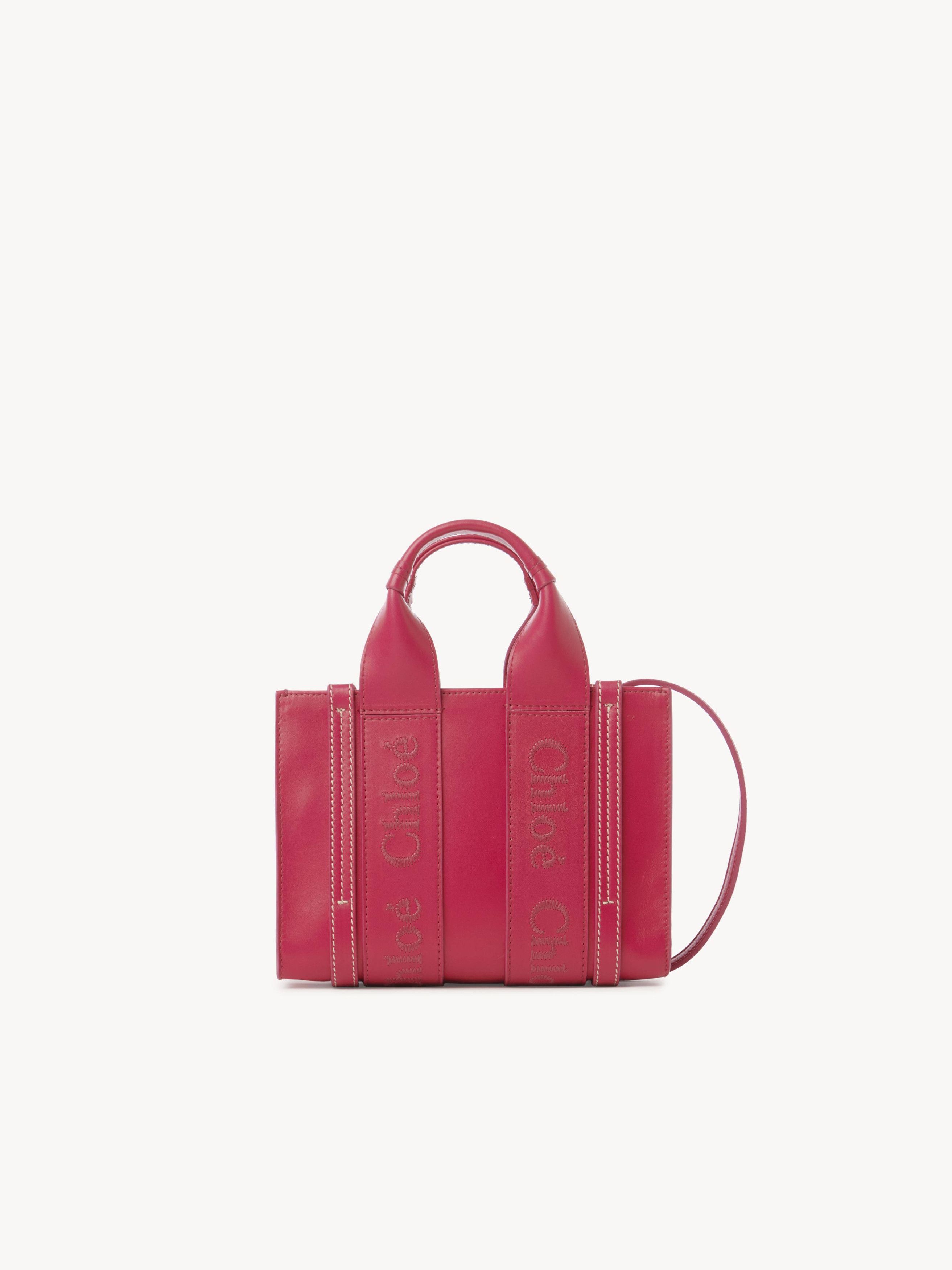 o1loc1c0424 Size: OS CHC23 Woody Mini Tote Bag in Fizzy Pink