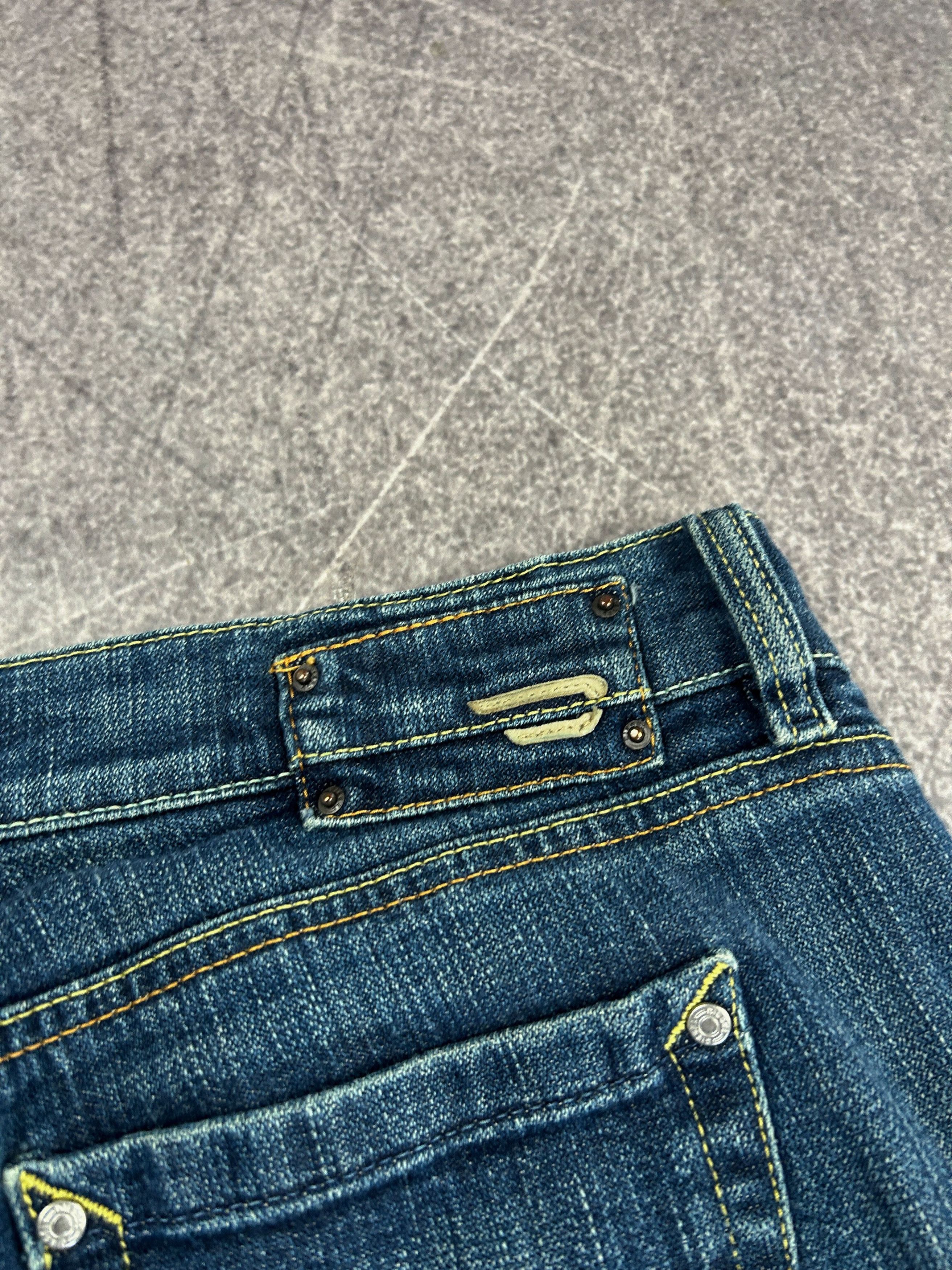 Diesel VITNAGE JAPANESE BALENCIAGA STYLE WASHED DIESEL JEANS Size US 28 / EU 44 - 8 Thumbnail