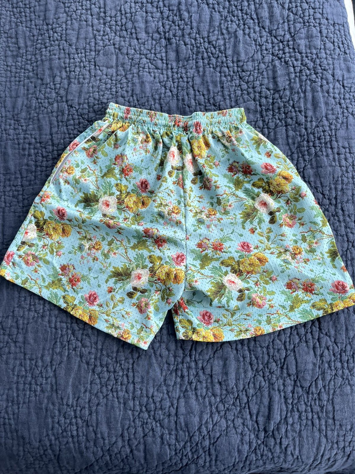 Designer [Medium] Lost Files Blue Floral Shorts Size US 32 / EU 48 - 2 Thumbnail