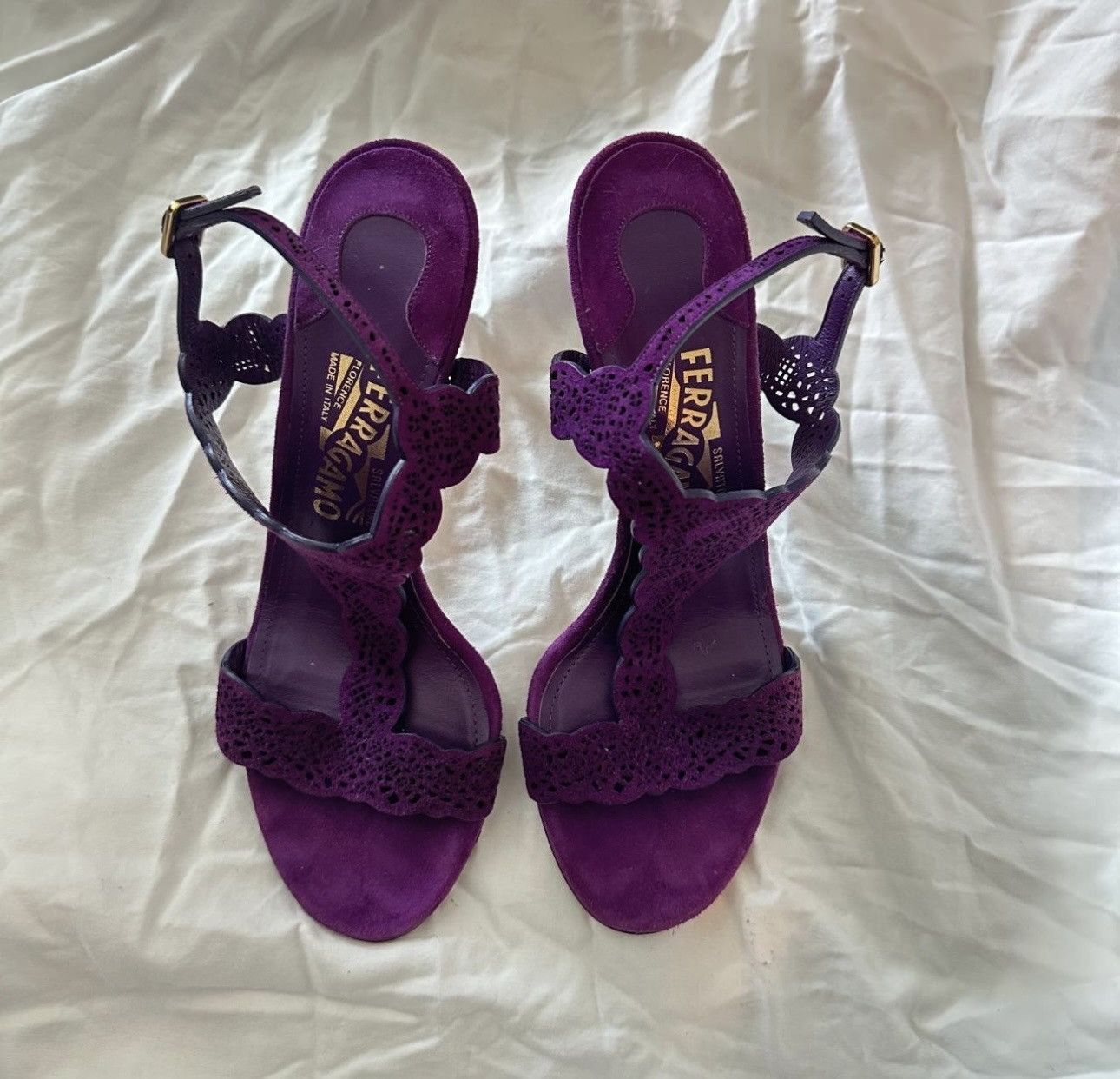 Salvatore Ferragamo Salvatore Ferragamo Purple Suede Heels Size US 7.5 / IT 37.5 - 7 Thumbnail