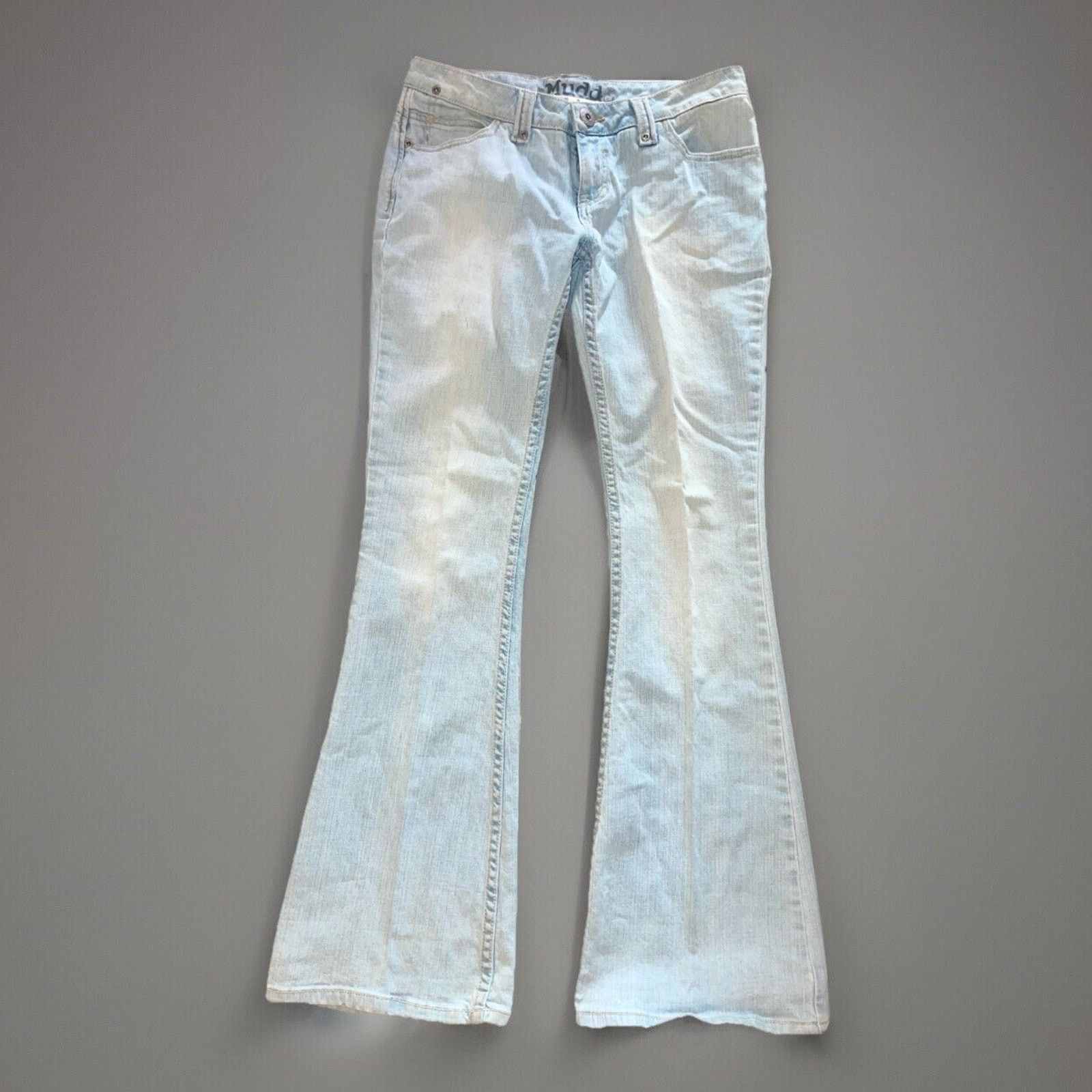 The Unbranded Brand Vintage Y2K Mudd Women’s Low Rise Flare Bottom Jeans Size 5 Size 26" / US 2 / IT 38 - 1 Thumbnail