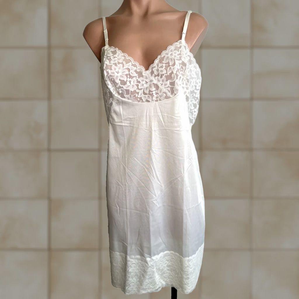 Vintage Kayser Slip 38 White Full Dress Chantilly 6 Inch Lace Trim 1970s, Women's (Size Xs)