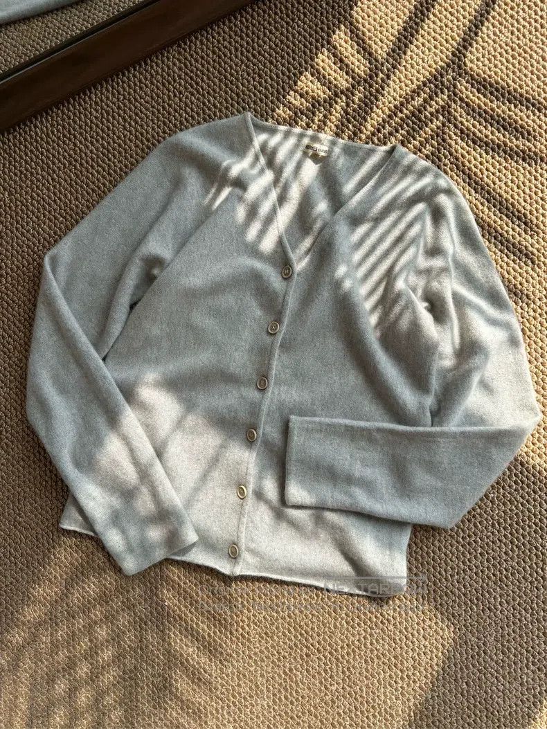 Hermes Hermes Women's Cashmere Long Sleeve Knit Jacket Beige Gray Size M / US 6-8 / IT 42-44 - 1 Thumbnail