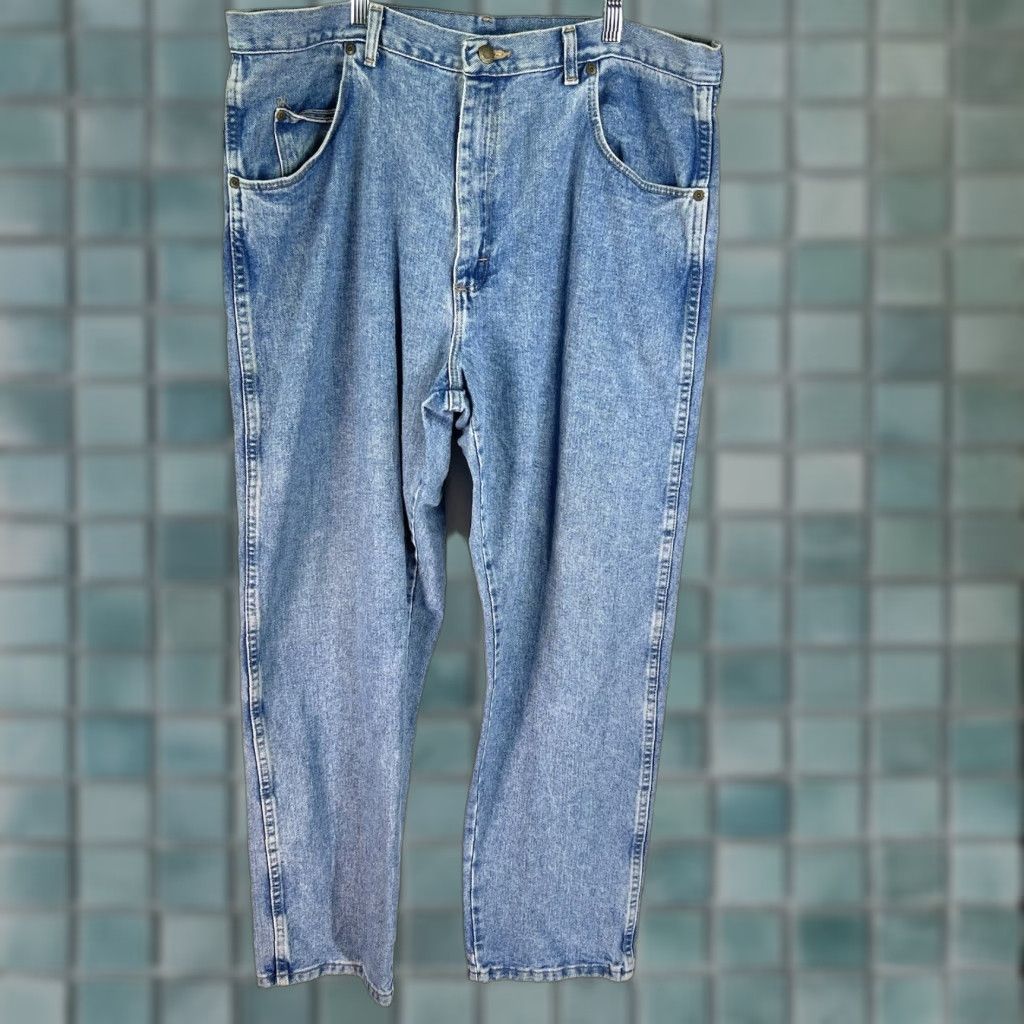Wrangler VINTAGE Wrangler Genuine Blues Relaxed Fit Straight Leg Denim Jeans 40X32 Indigo Blue USA Mens Size US 40 / EU 56 - 1 Thumbnail