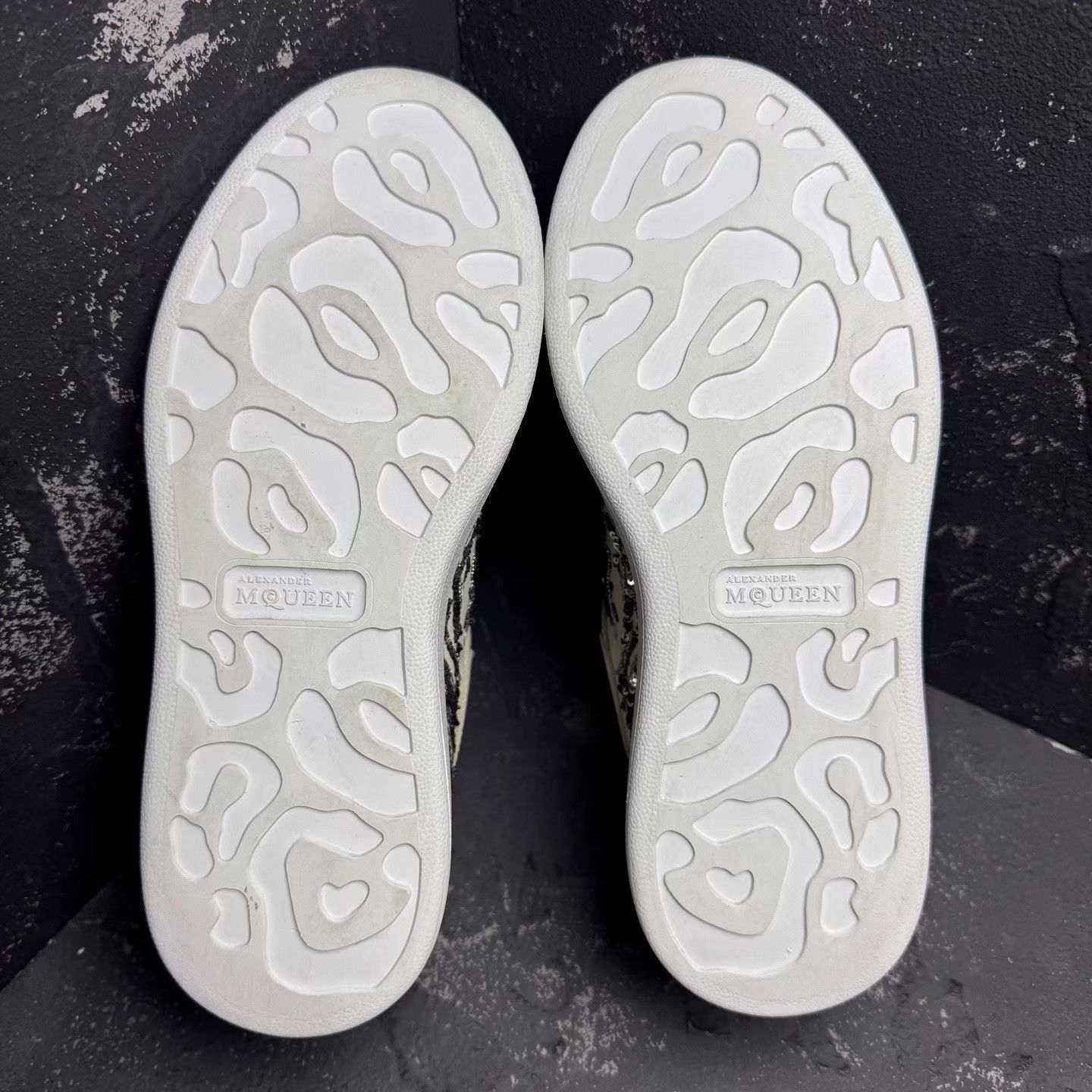 Alexander McQueen Alexander McQueen Runway Sequin White Tail Sneakers Q10 Size US 6 / IT 36 - 4 Thumbnail