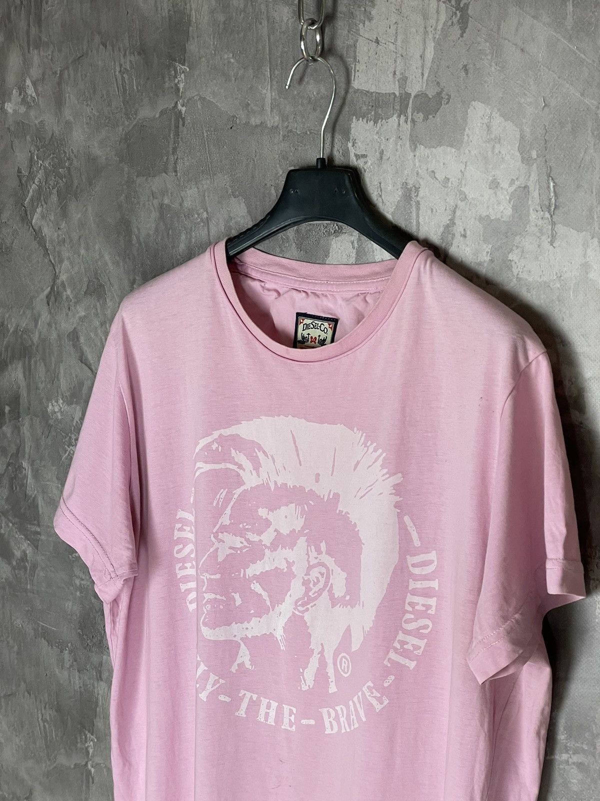 Diesel × Vintage 💎 Vintage Diesel Denim Division Logo Graphic Pink T-shirt Size XL / US 12-14 / IT 48-50 - 6 Thumbnail