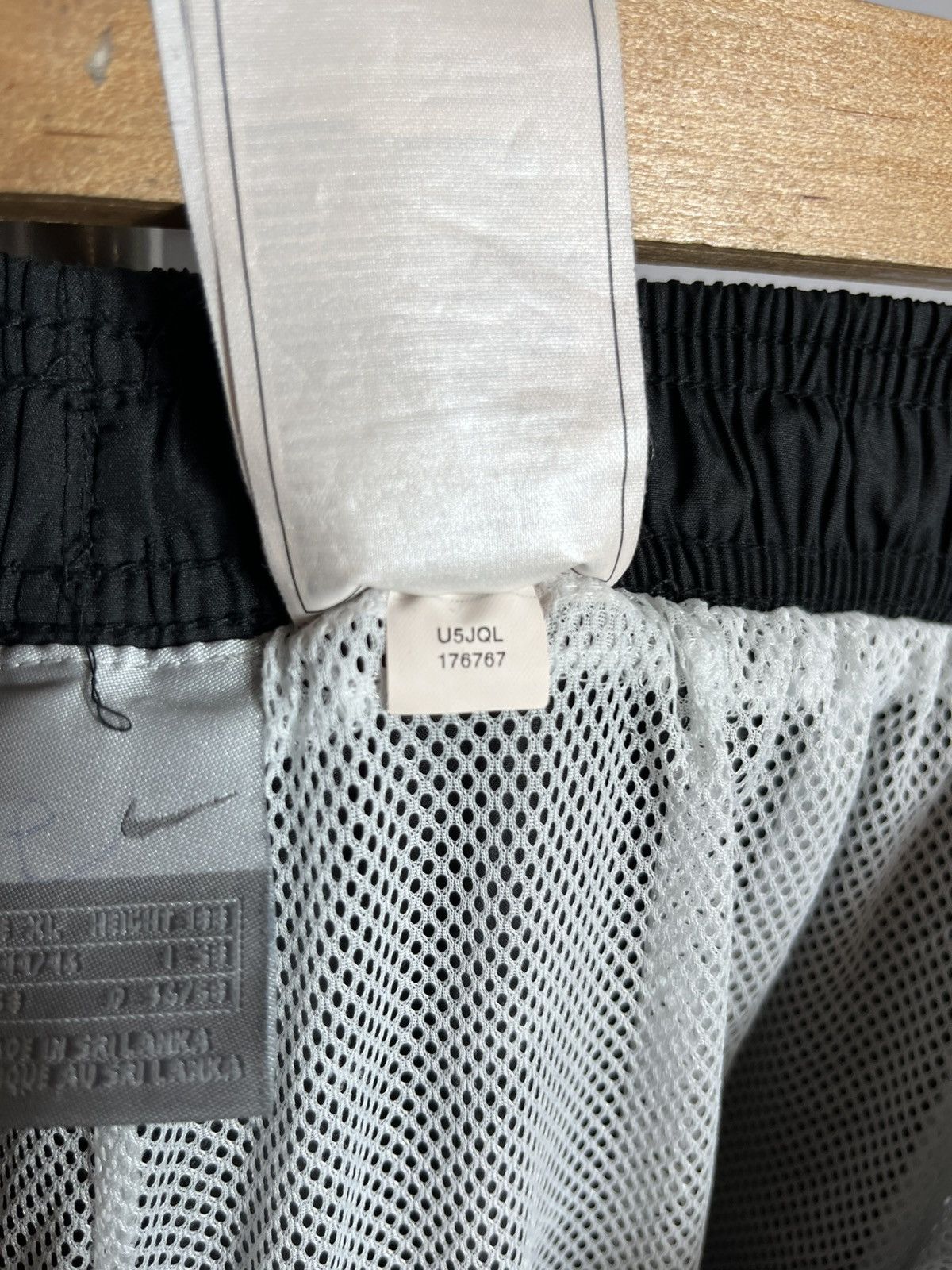 Nike Vintage Y2K NIKE AIRMAX SERIES 87 PANTS DRILL NYLON TECH Size US 36 / EU 52 - 9 Thumbnail