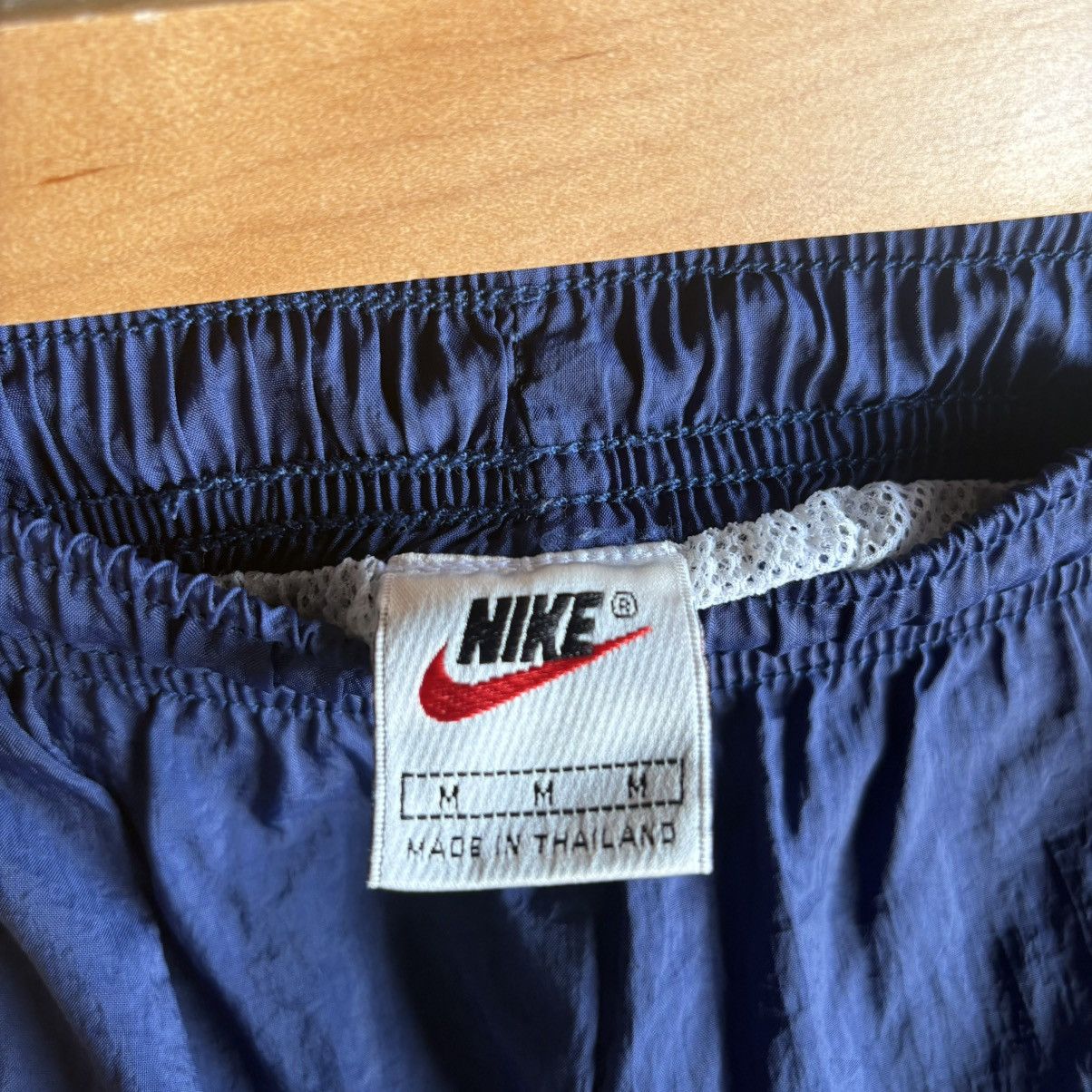 Nike Vintage 90s Nike Mens M Nylon Mesh Lined Navy Blue Shorts Size US 32 / EU 48 - 6 Thumbnail