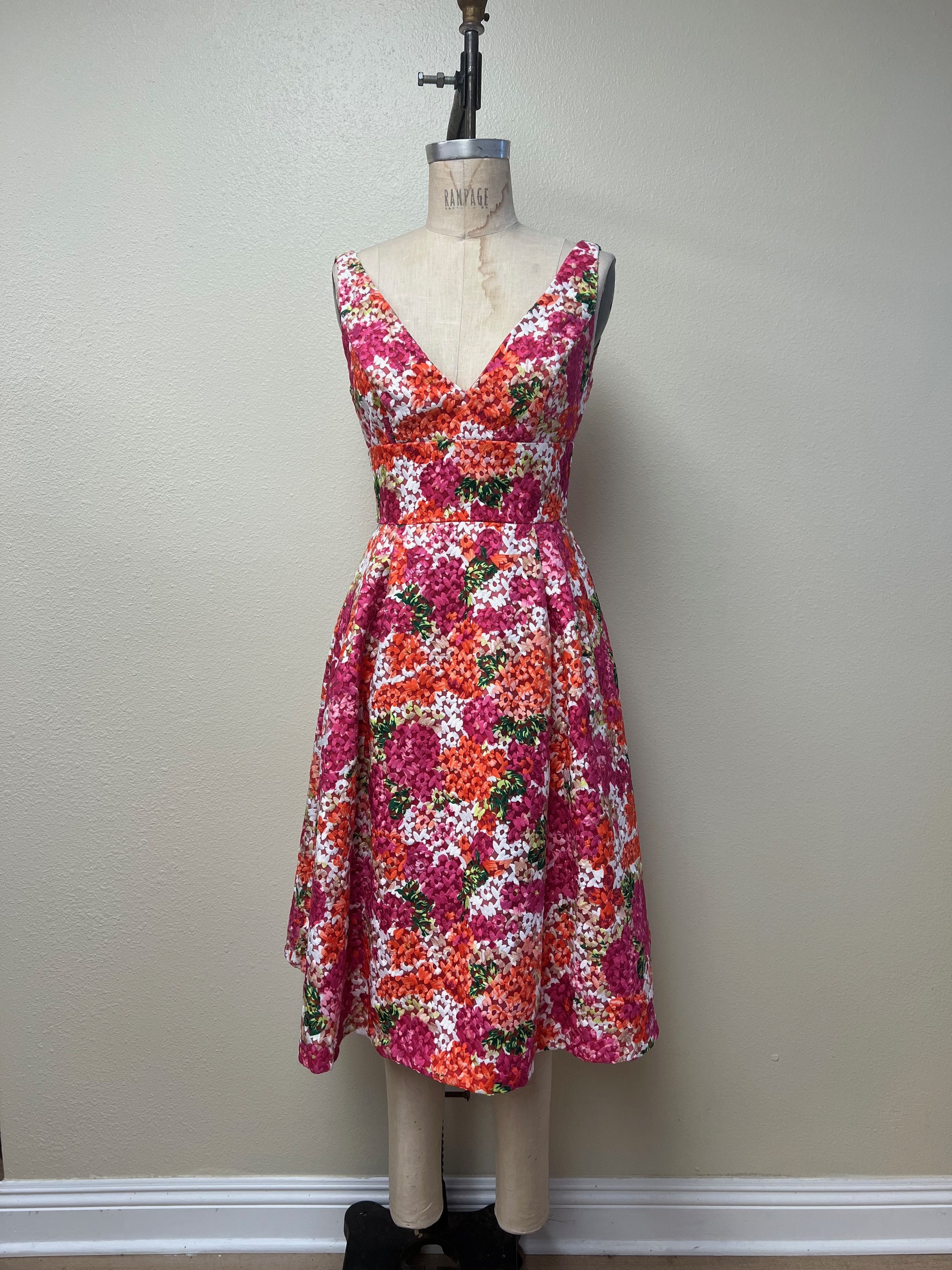 FCBAFIRMA - EUC Monique Lhuillier Embroidered Riona Dress Size 4 $288