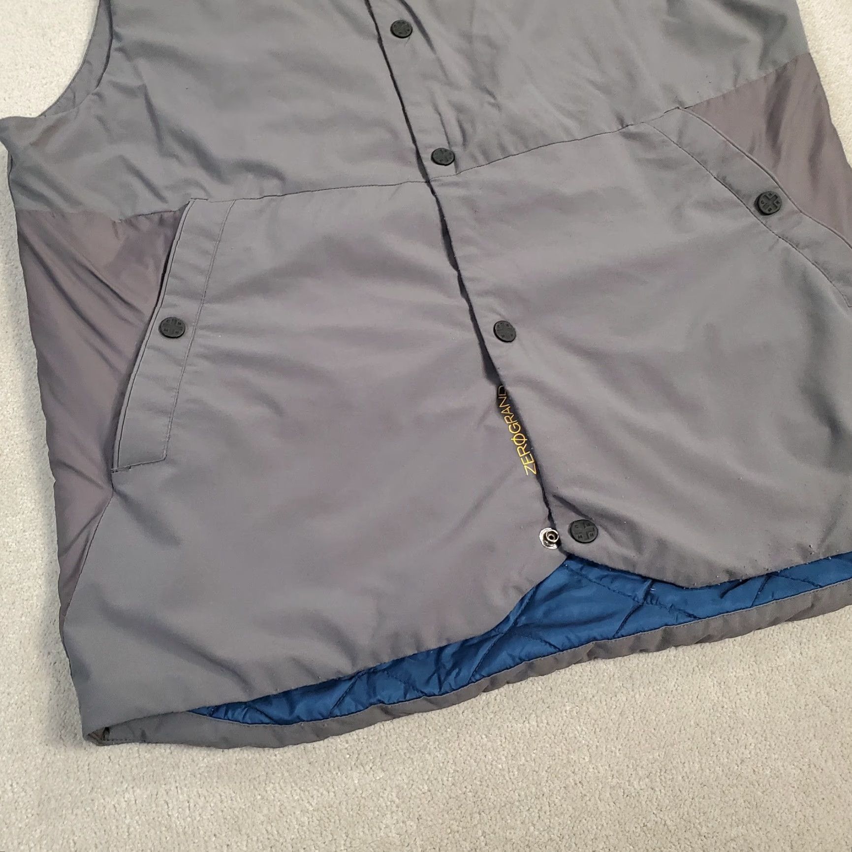 Mountain Hardwear VINTAGE Mountain Hardwear Vest Mens M Gray Jacket Puffer Quilt Lined Snap Size US M / EU 48-50 / 2 - 3 Thumbnail
