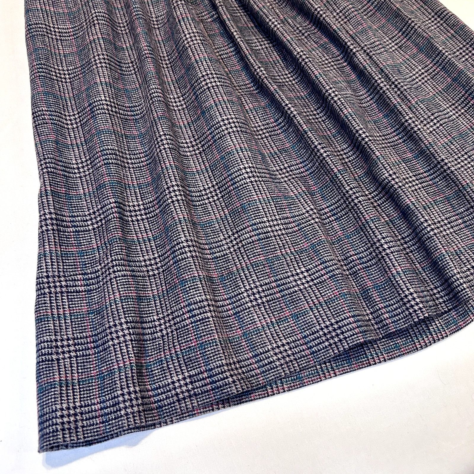 Handmade Vintage 80's Plaid hand-sewn Midi Skirt 25" Size 25" / US 0 / IT 36 - 3 Thumbnail