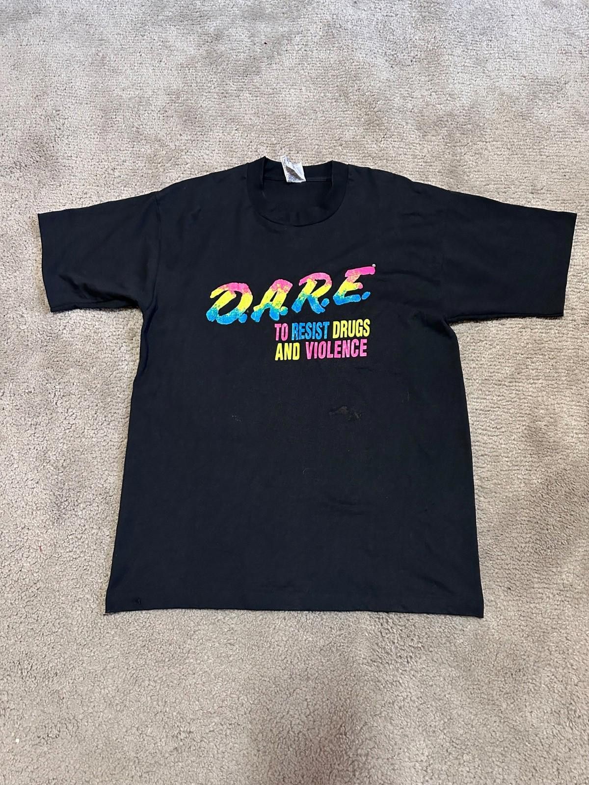 Fruit Of The Loom VINTAGE 90s DARE To Resist Drugs And Violence Rainbow TShirt Size US L / EU 52-54 / 3 - 1 Thumbnail