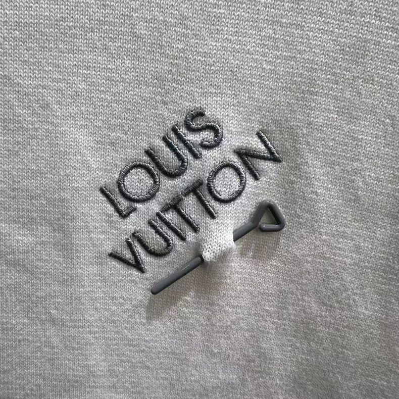 Louis Vuitton Louis Vuitton Pin Embroidered Logo Short Sleeve Size US XXL / EU 58 / 5 - 3 Thumbnail